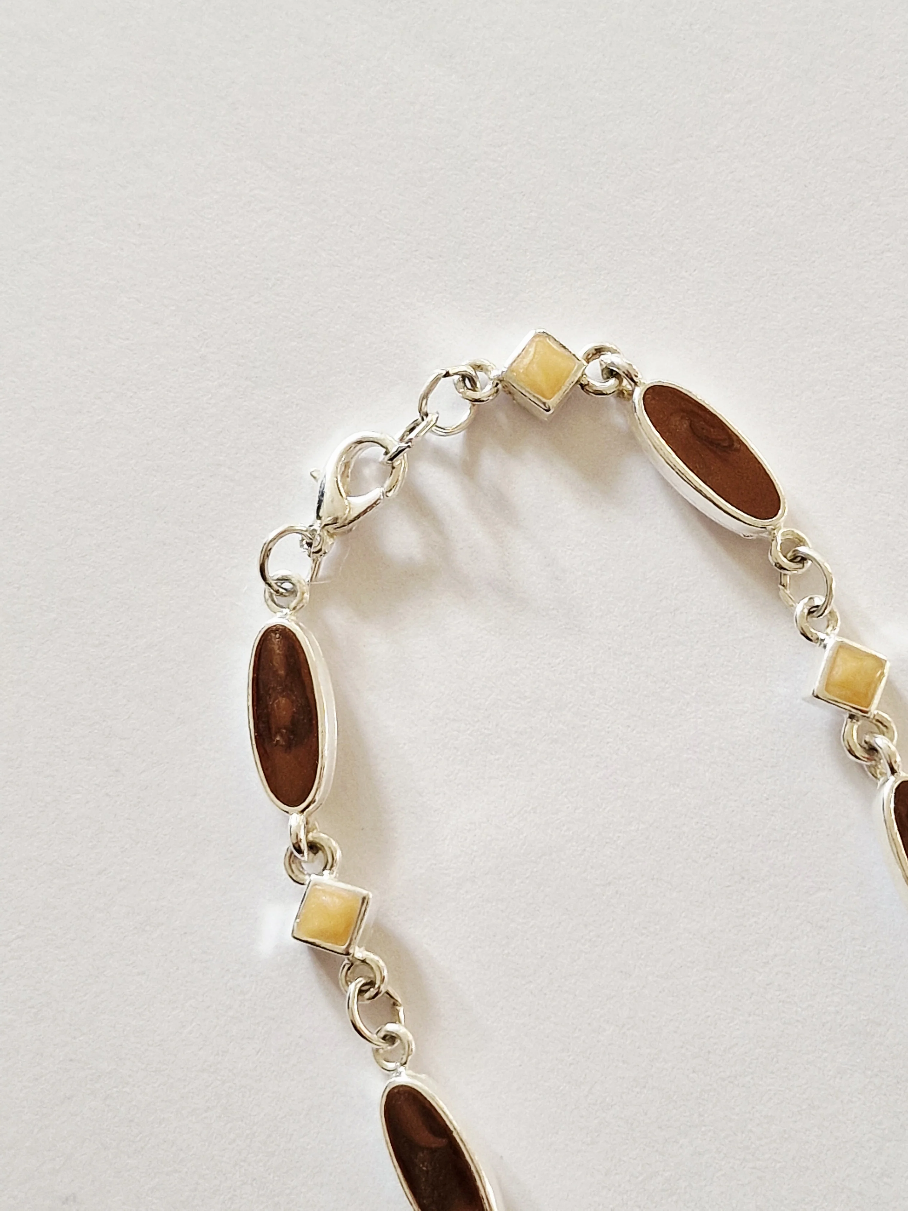 Vintage Silver Plated Chain Necklace with Burgundy and Cream Enamel - Image 4
