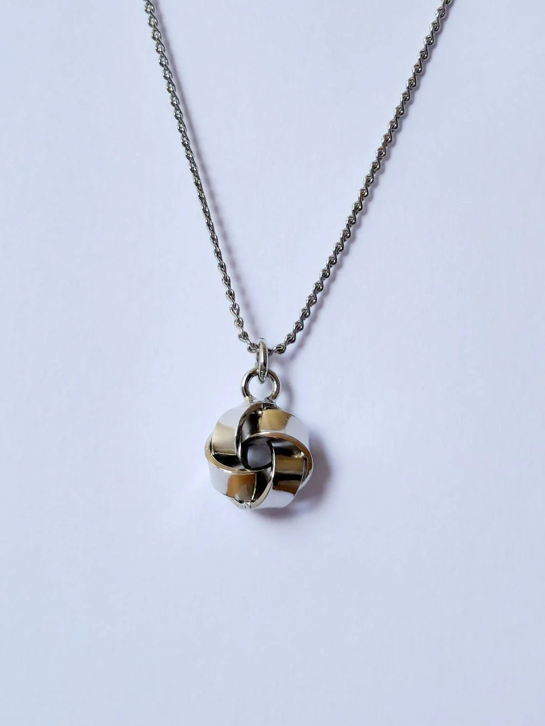 Vintage Silver Plated Chain Pendant Necklace with Twisted Knot Charm - Image 2