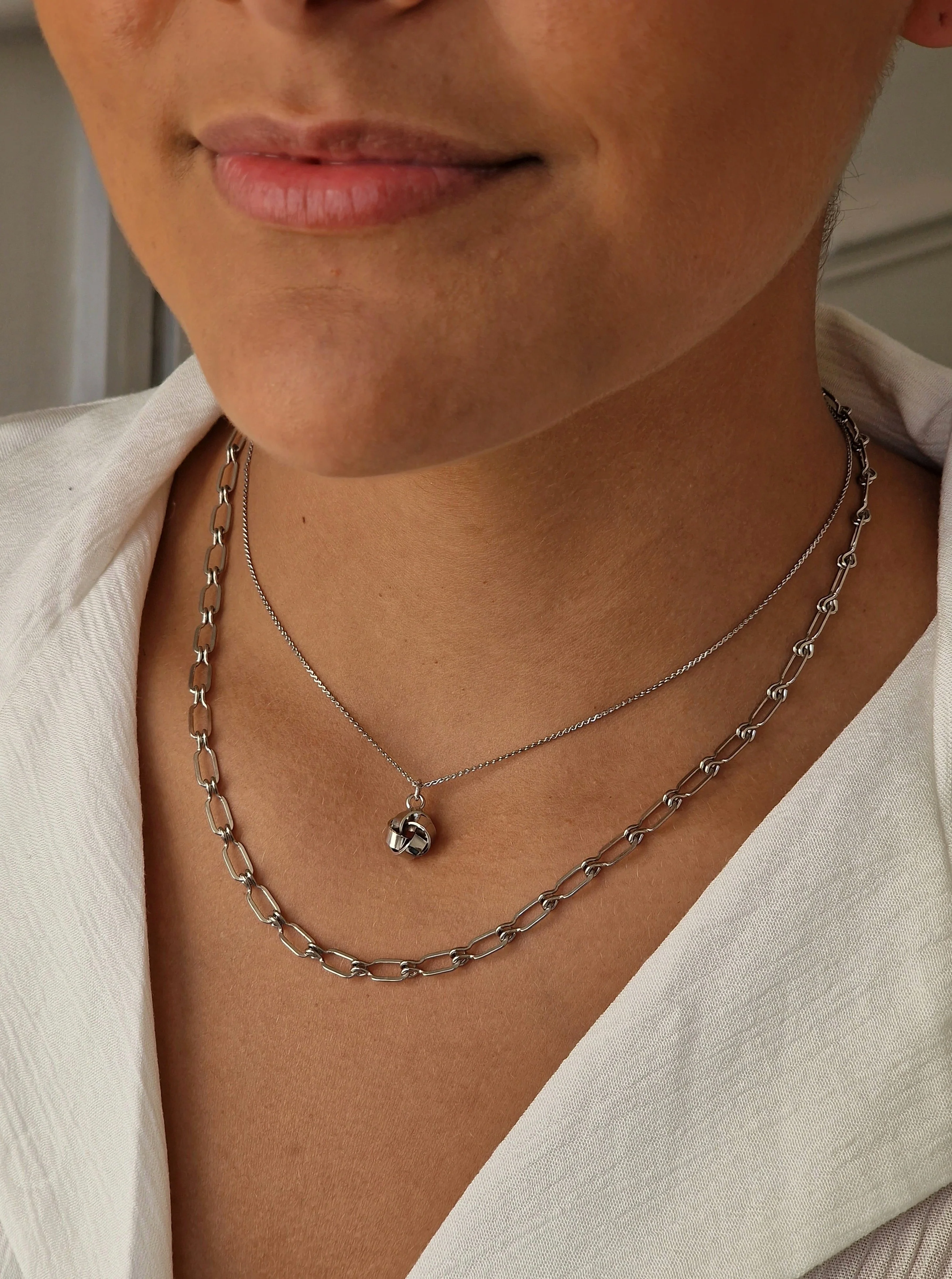 Vintage Silver Plated Chain Pendant Necklace with Twisted Knot Charm - Image 6