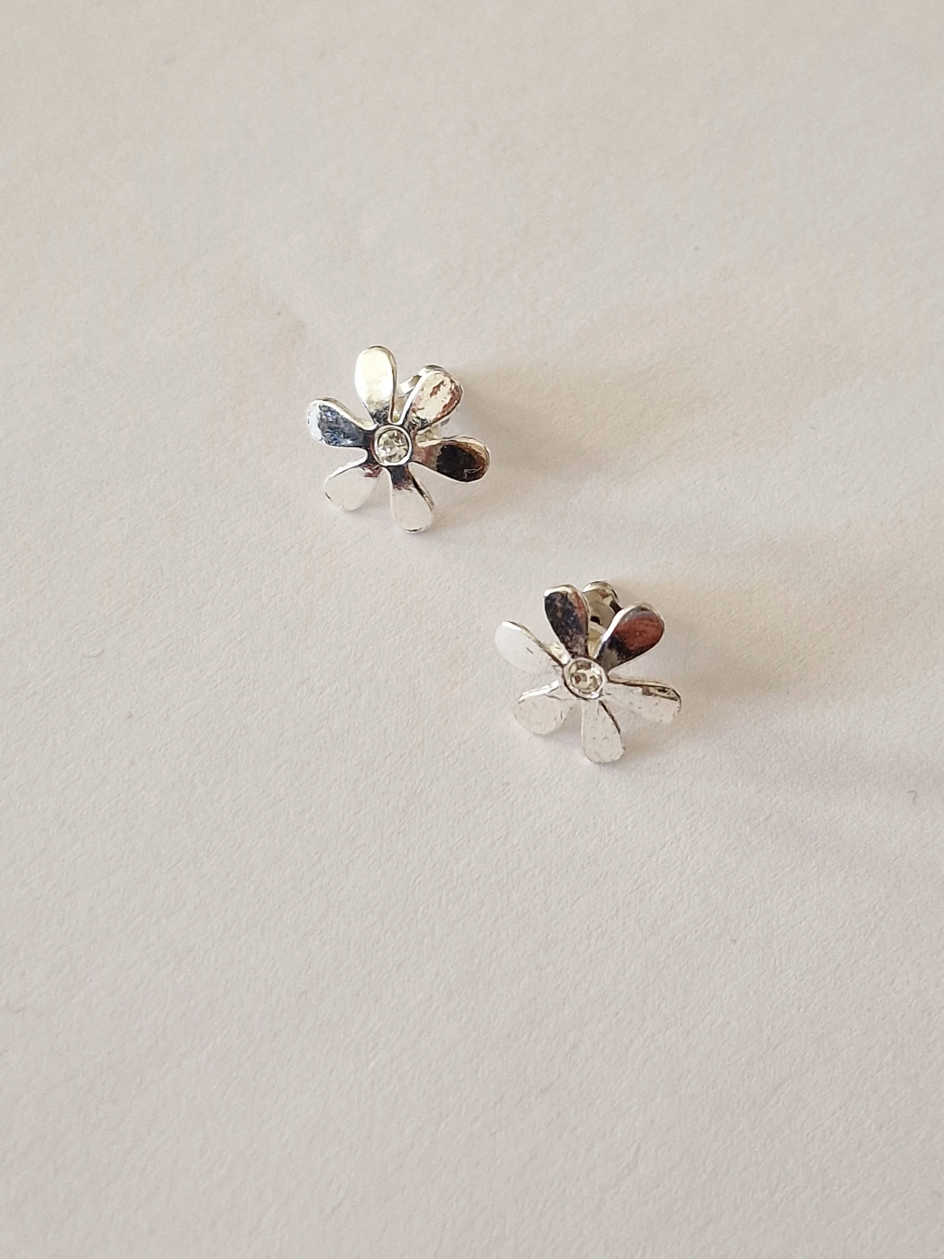 Vintage Silver Plated Flower Crystal Necklace and Earring Set - Image 3
