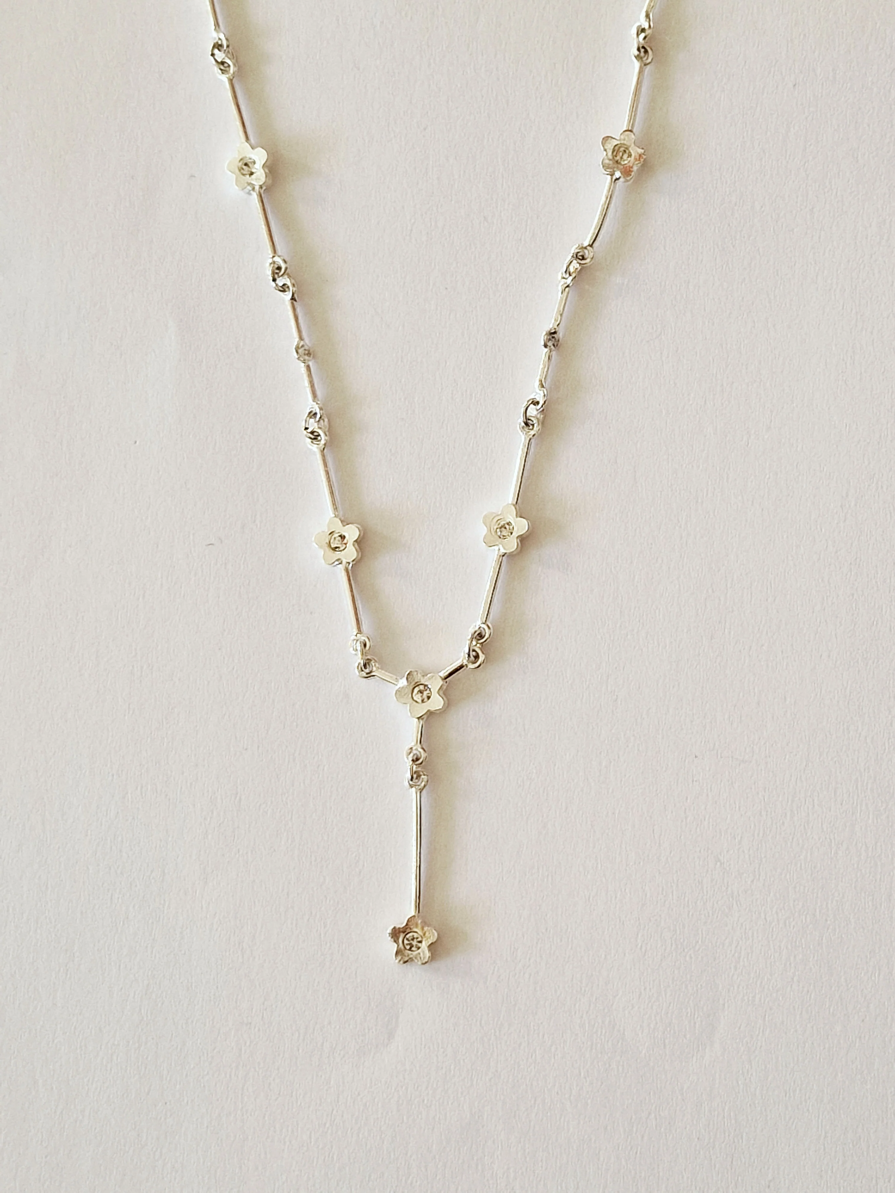 Vintage Silver Plated Flower Necklace and Drop Earring Set - Image 5