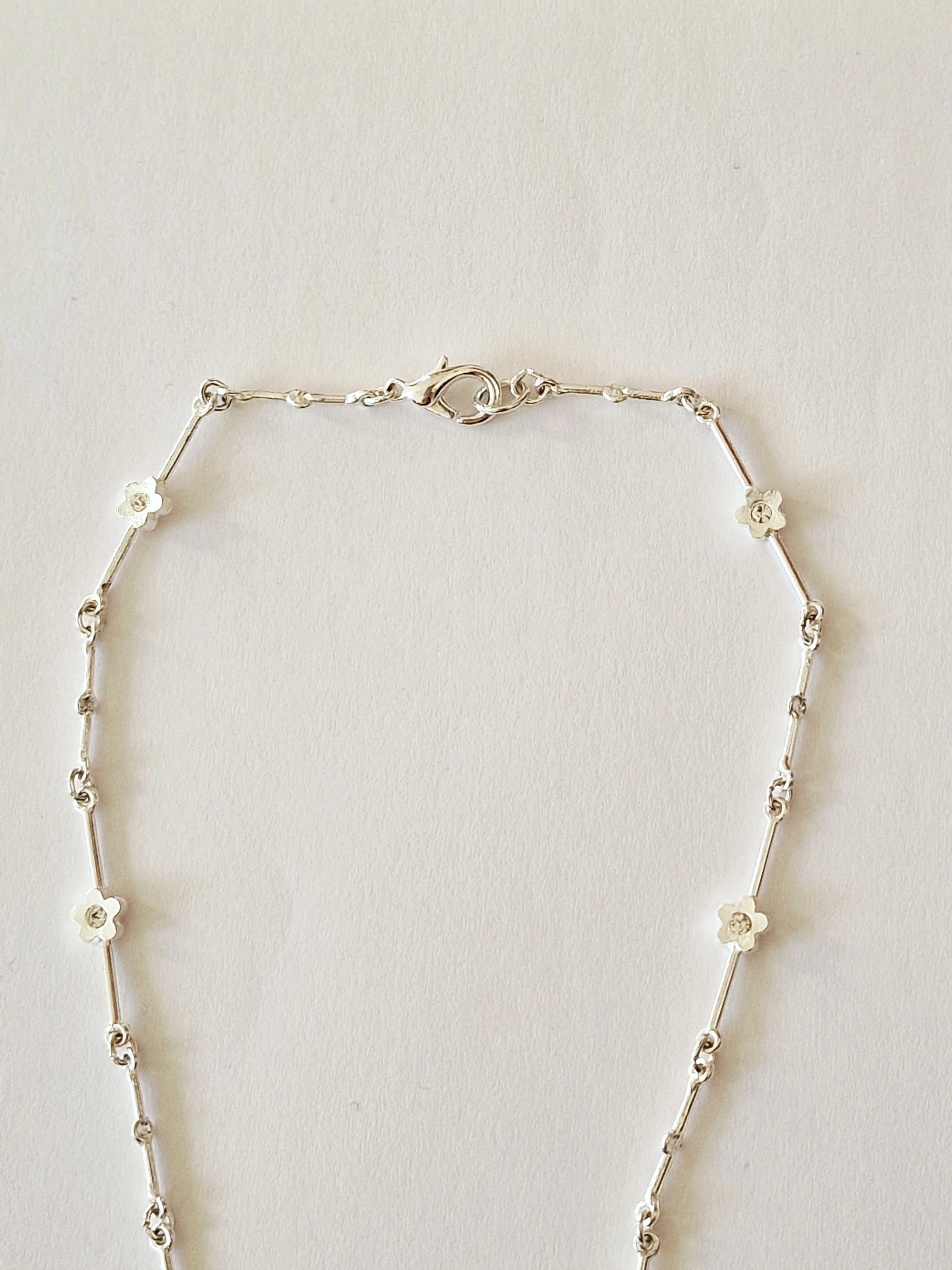 Vintage Silver Plated Flower Necklace and Drop Earring Set - Image 6