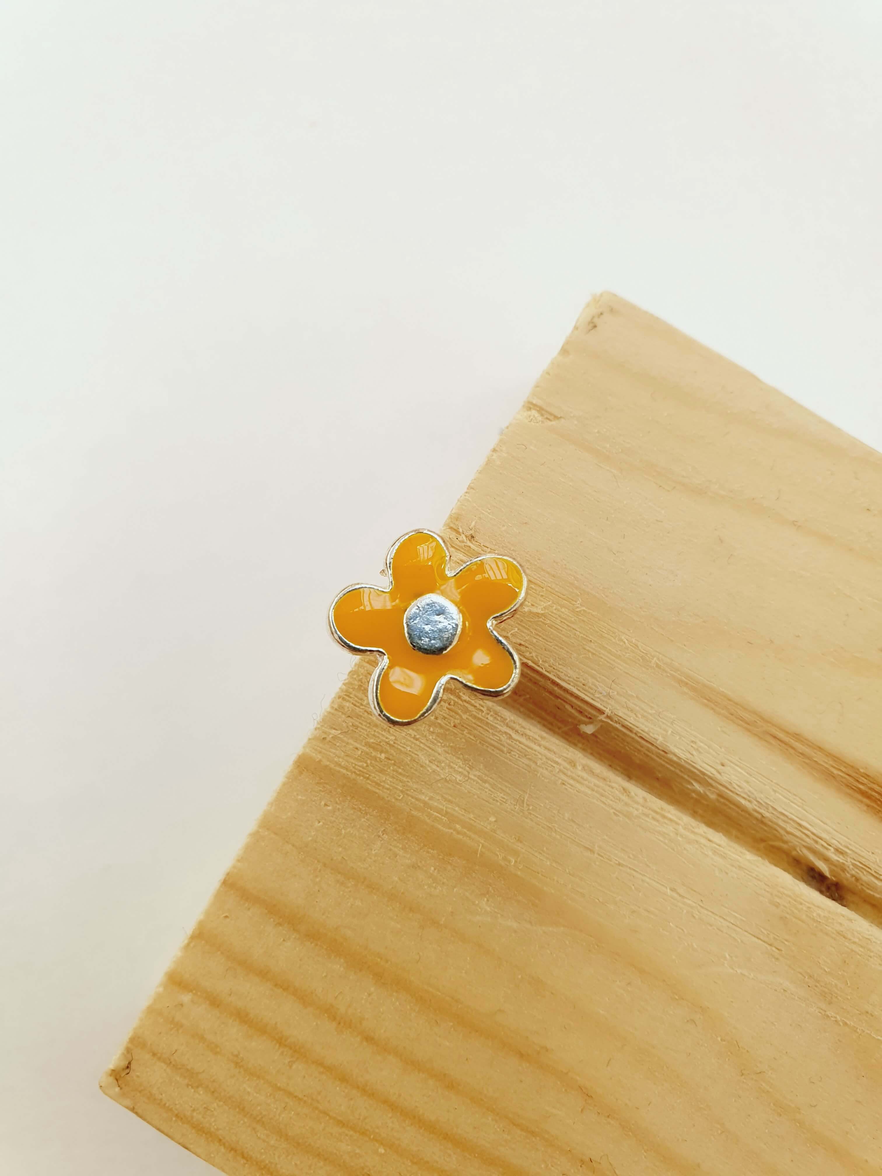 Vintage Silver Plated Mustard Enamel Flower Stud Earrings - Image 4