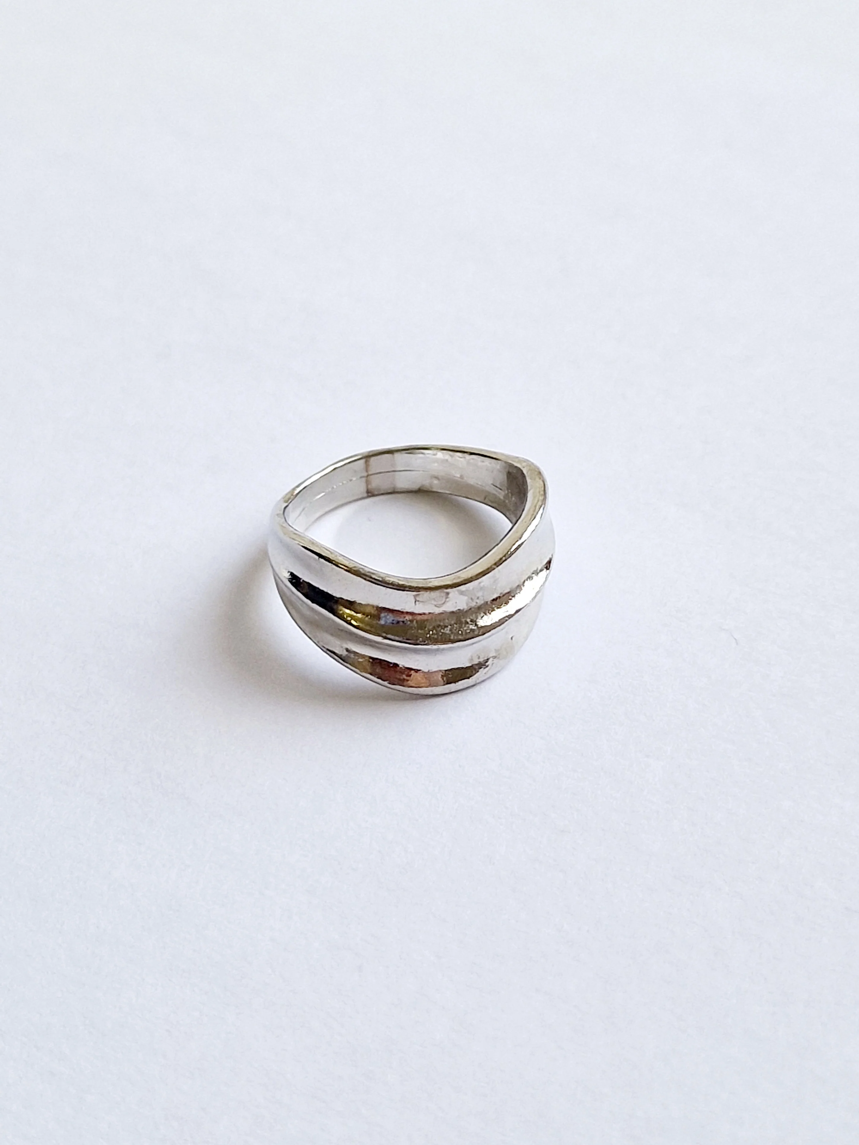 Vintage Silver Plated Wave Ring with Organic Texture - Image 3