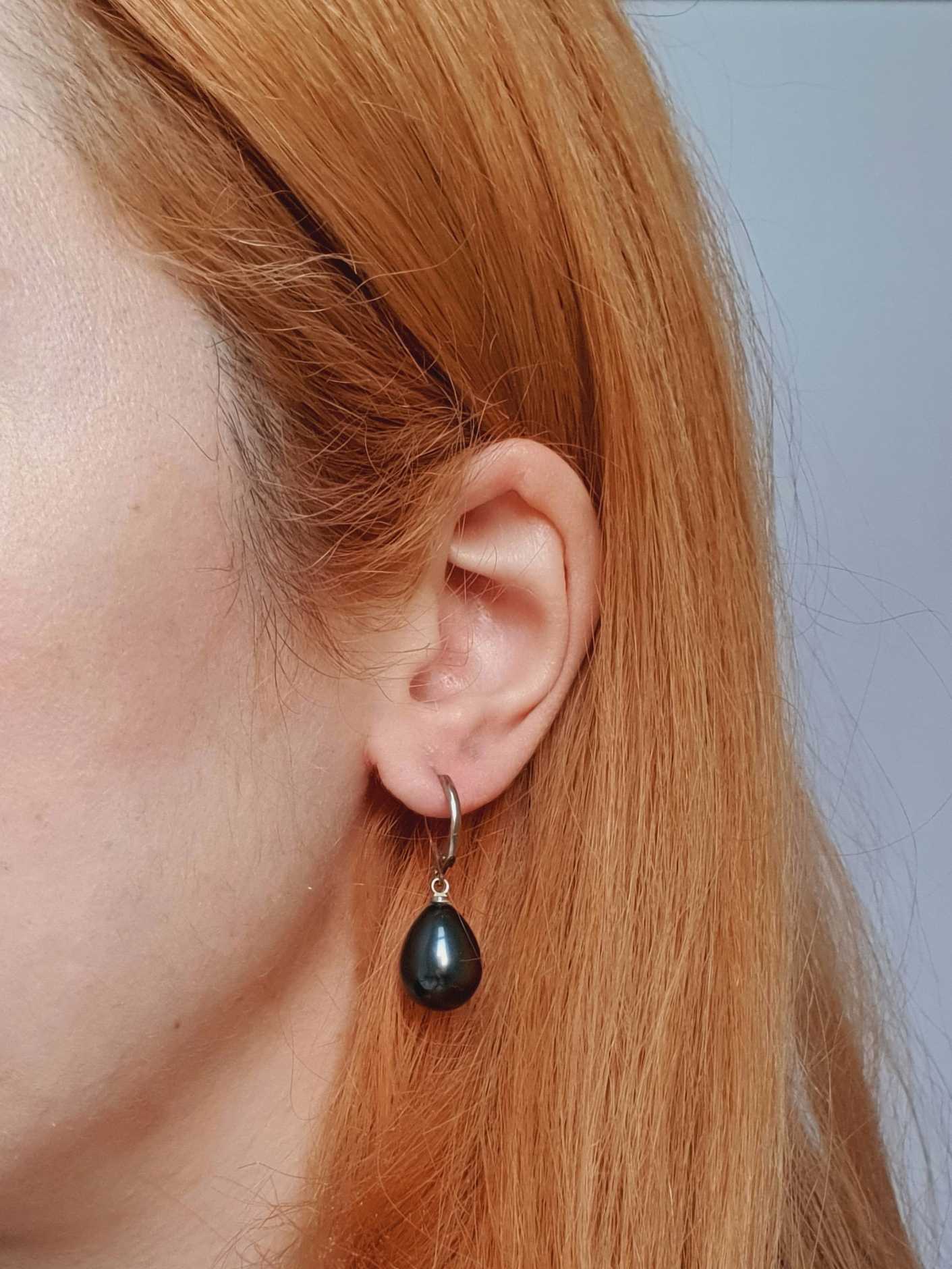 Vintage Silver Toned Black Pearl Drop Earrings - Image 2
