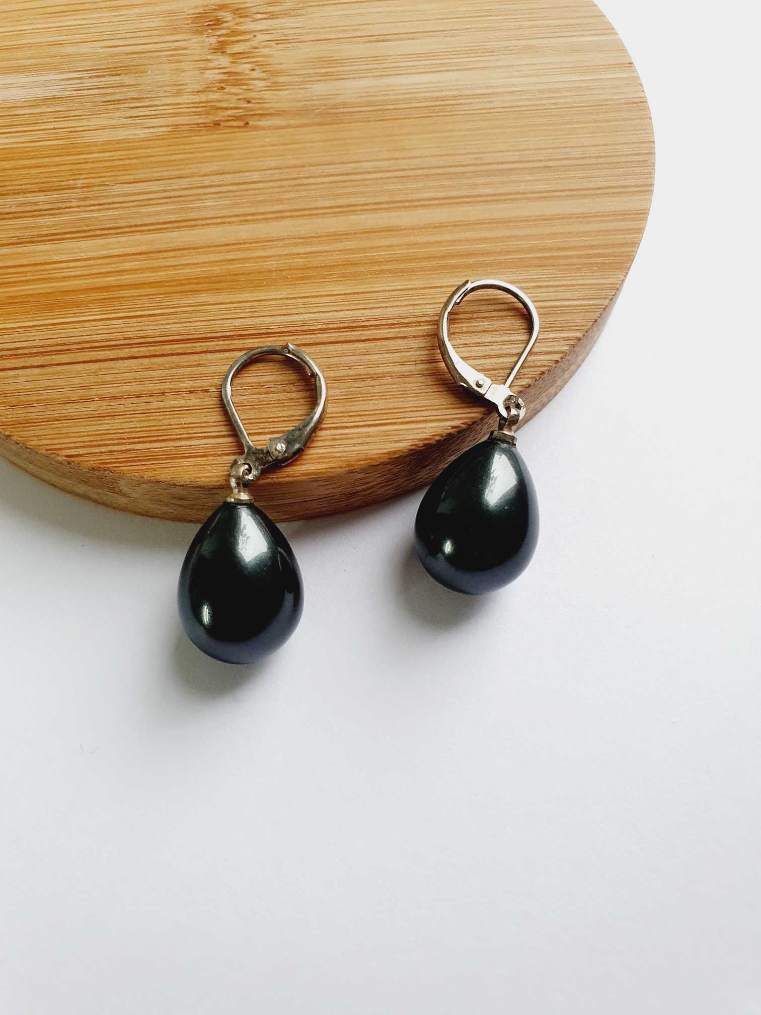 Vintage Silver Toned Black Pearl Drop Earrings - Image 3