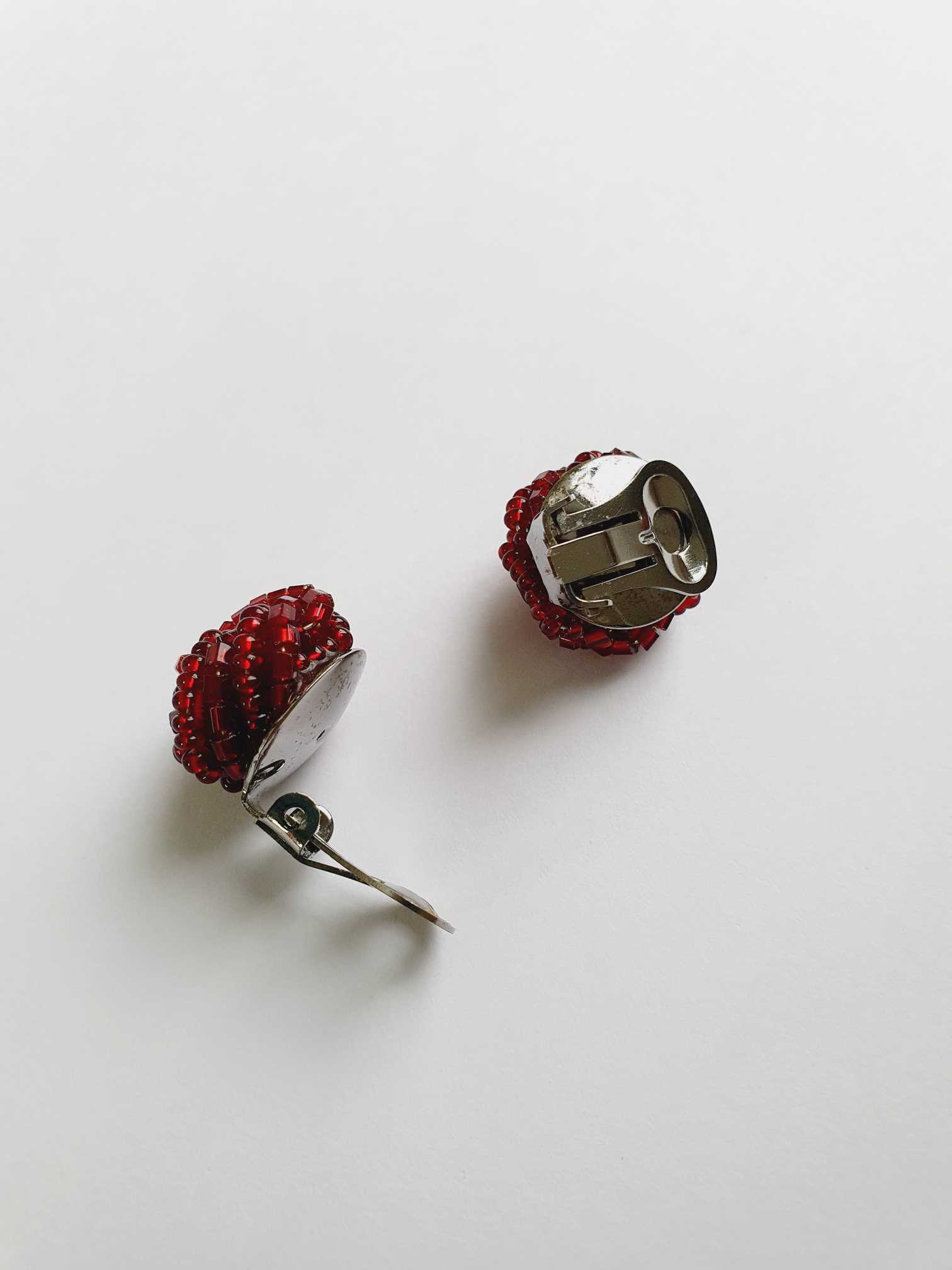 Vintage Silver Toned Clip On Bordeaux Bead Earrings - Image 5