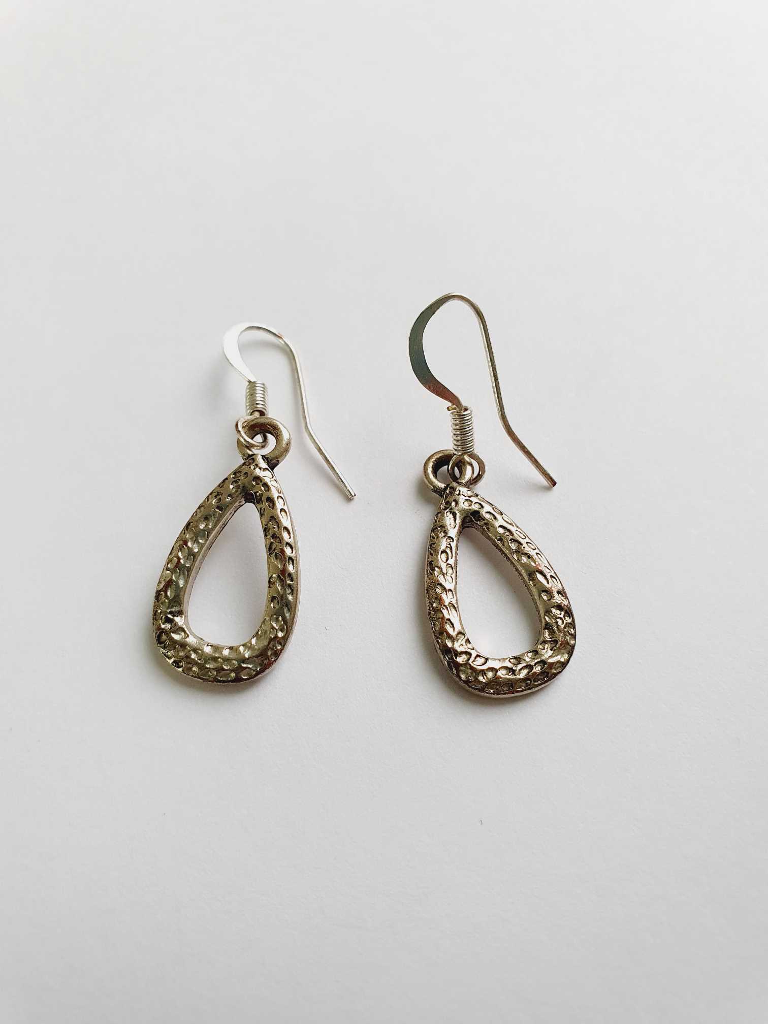 Vintage Silver Toned Drop Earrings - Image 3