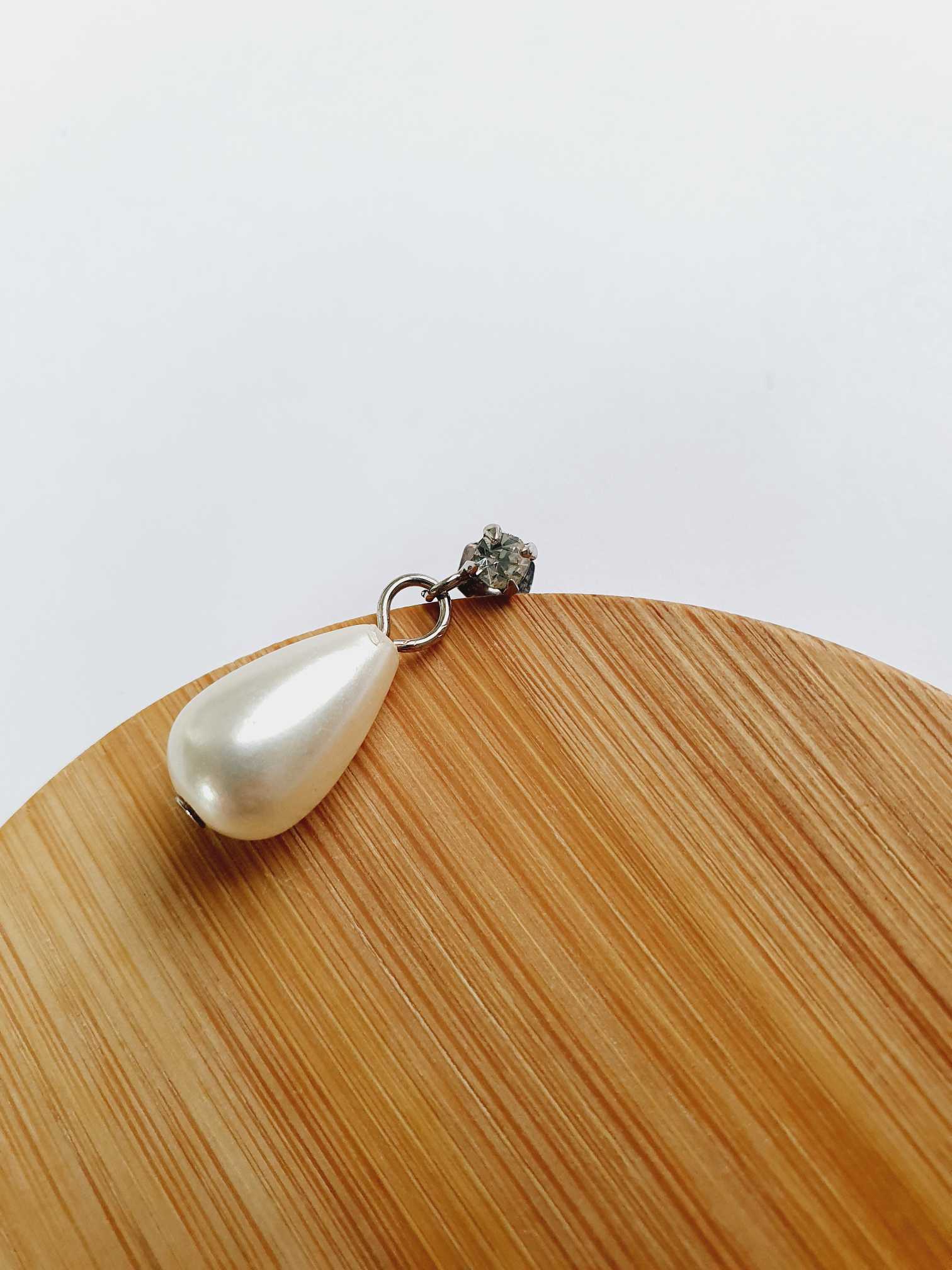 Vintage Silver Toned Pearl Drop Earrings - Image 4