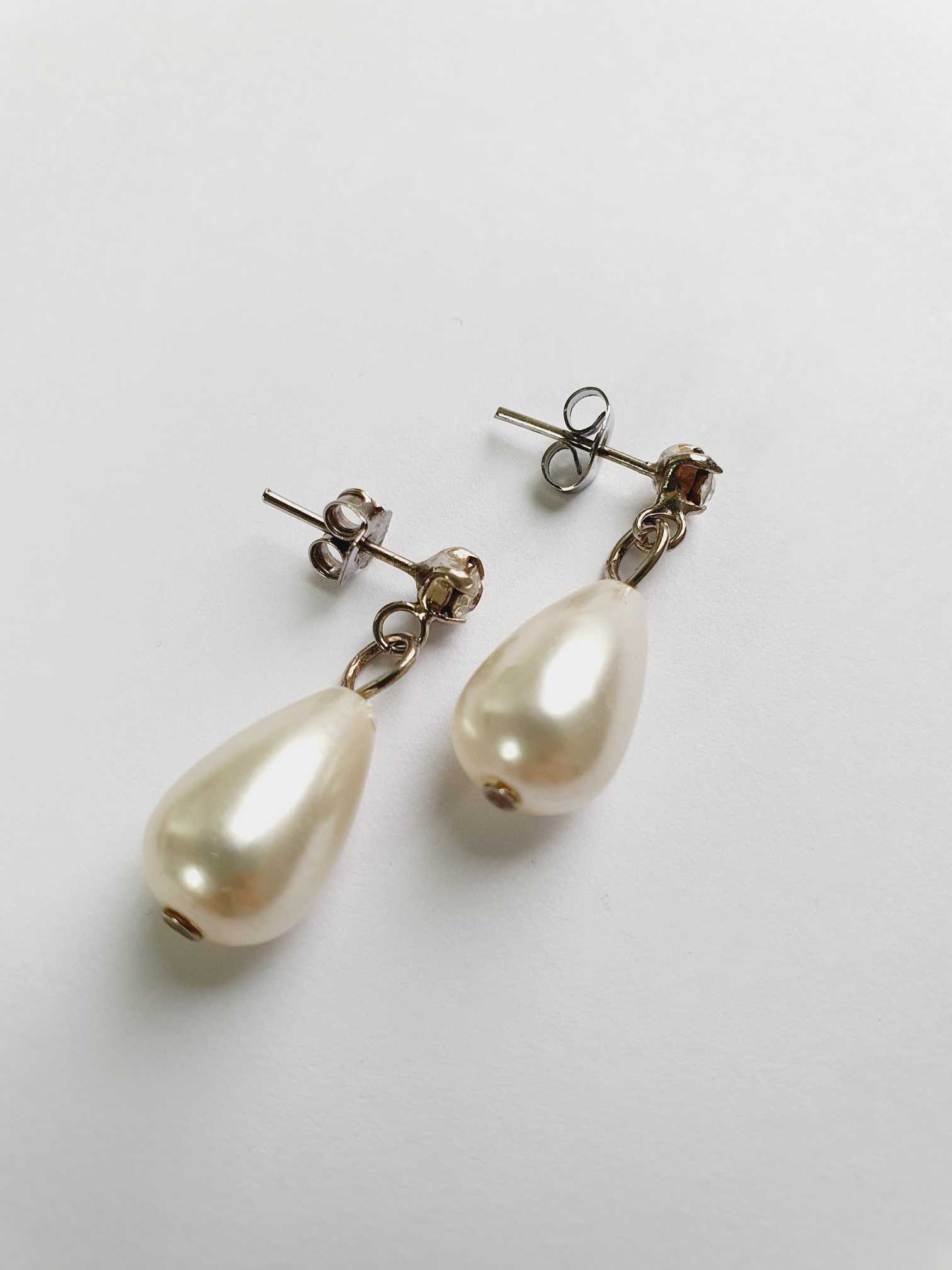 Vintage Silver Toned Pearl Drop Earrings - Image 5