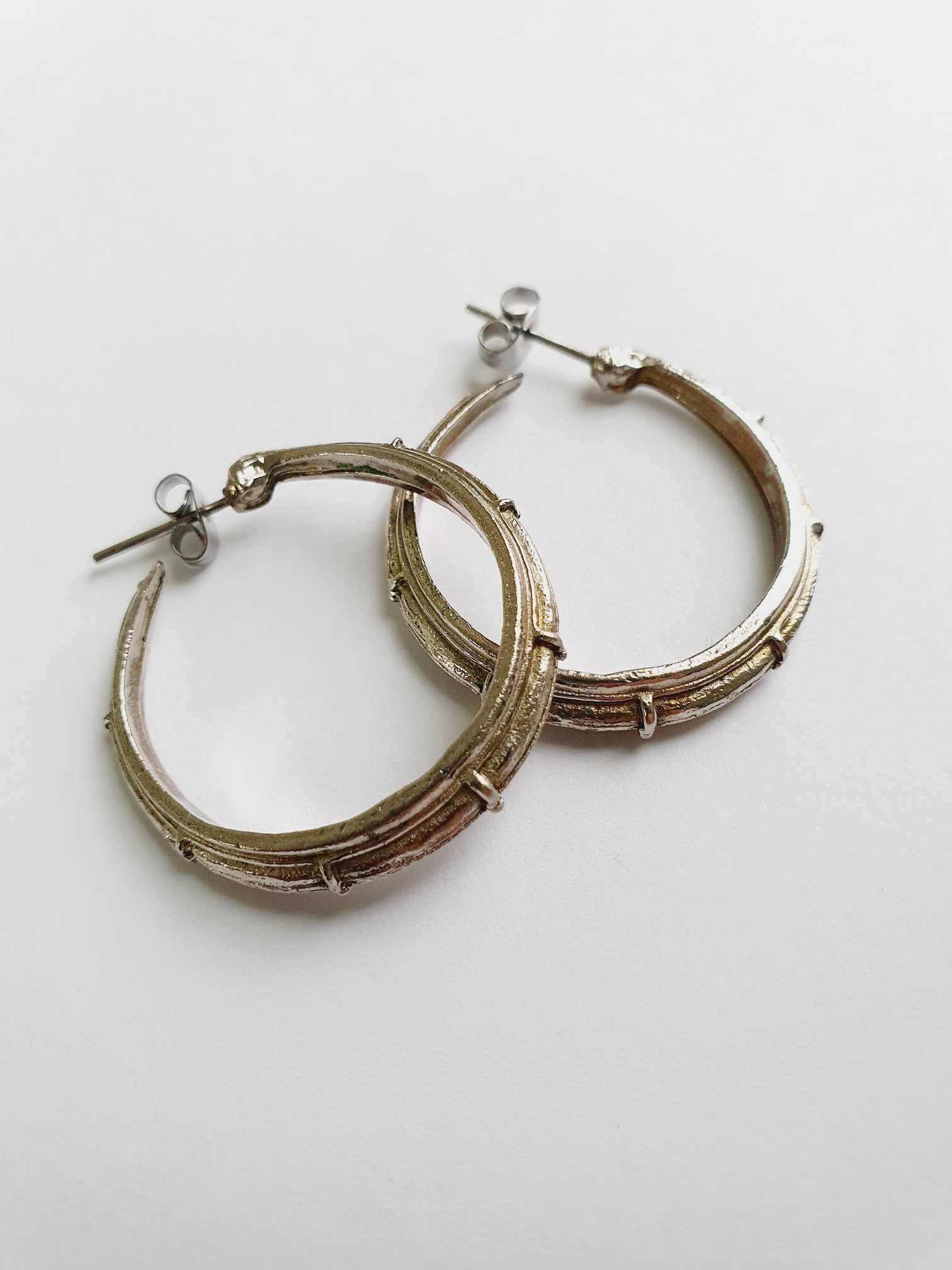 Vintage Silver Toned Textured Hoops - Image 4