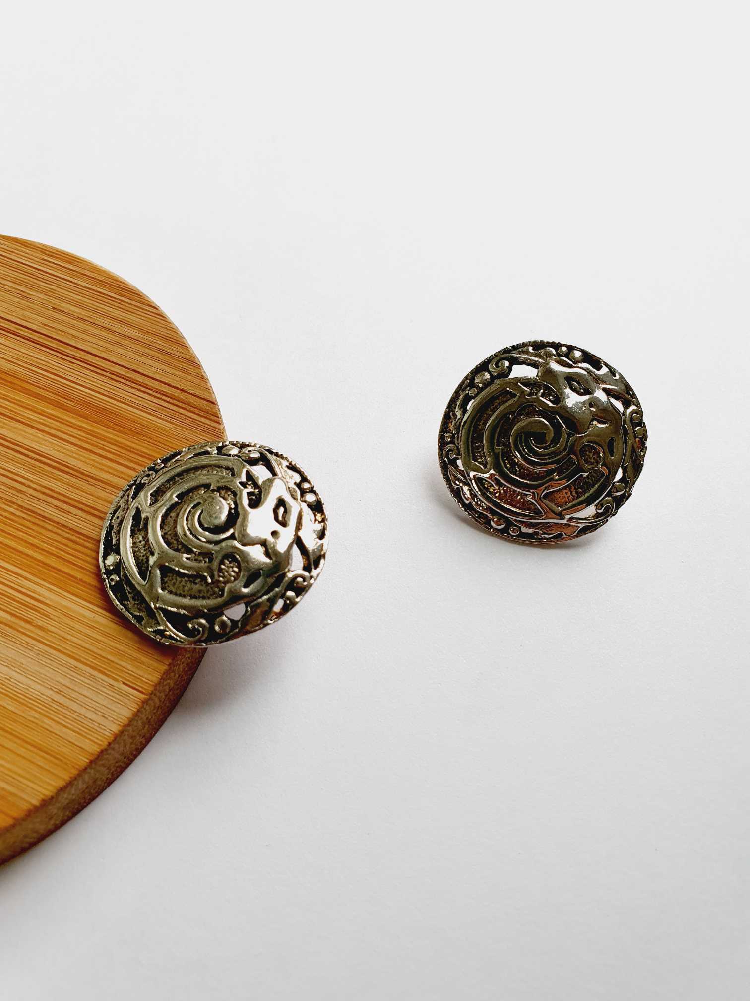 Vintage Silver Toned Textured Round Earrings - Image 3