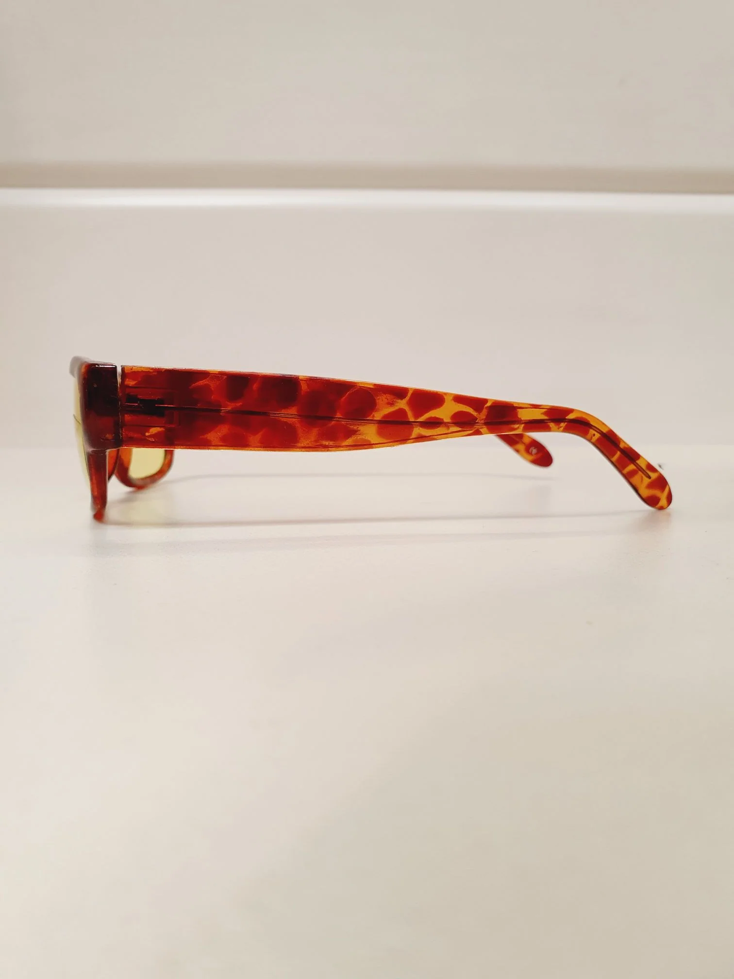 Vintage Sunglasses 16 - Image 6