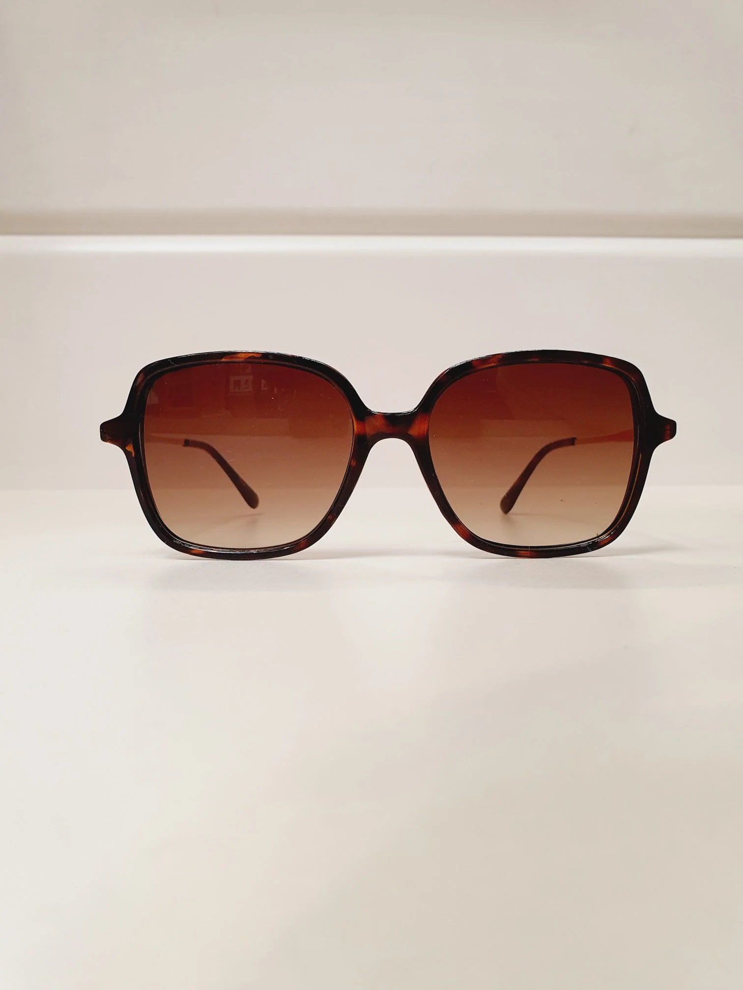 Vintage Sunglasses 17 - Image 4