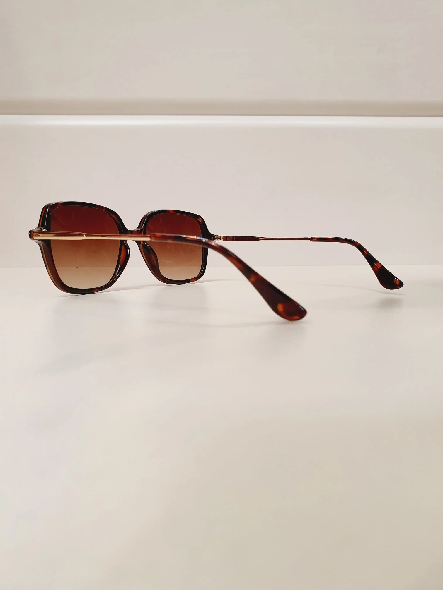 Vintage Sunglasses 17 - Image 6