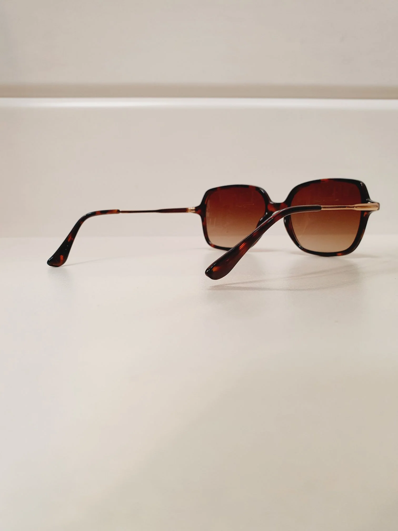 Vintage Sunglasses 17 - Image 8