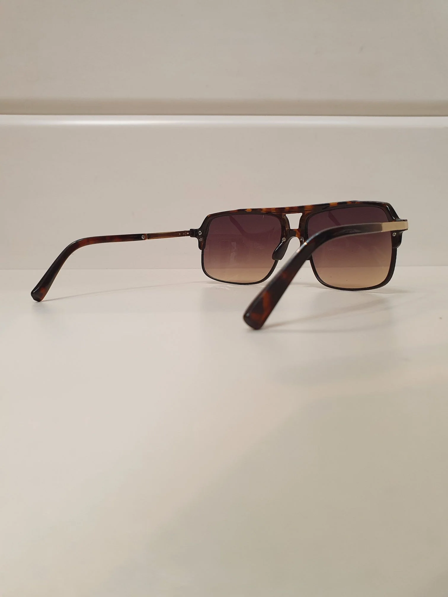 Vintage Sunglasses 19 - Image 11