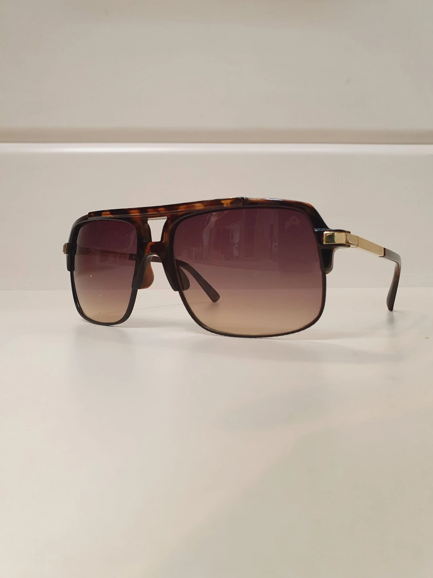 Vintage Sunglasses 19 - Image 5