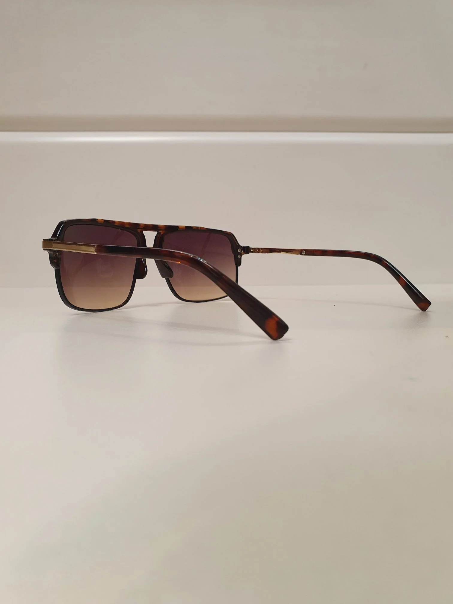 Vintage Sunglasses 19 - Image 7