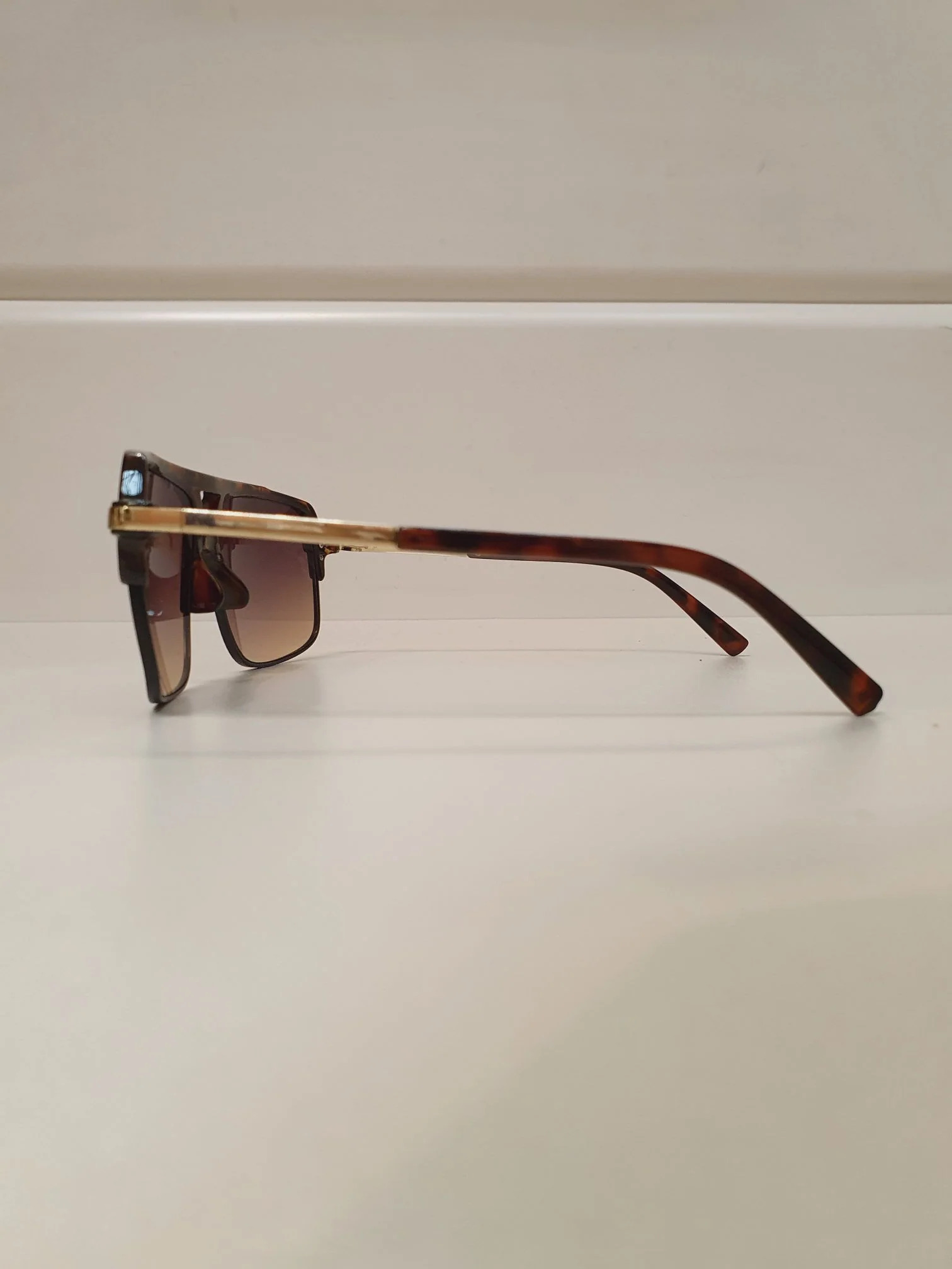 Vintage Sunglasses 19 - Image 8