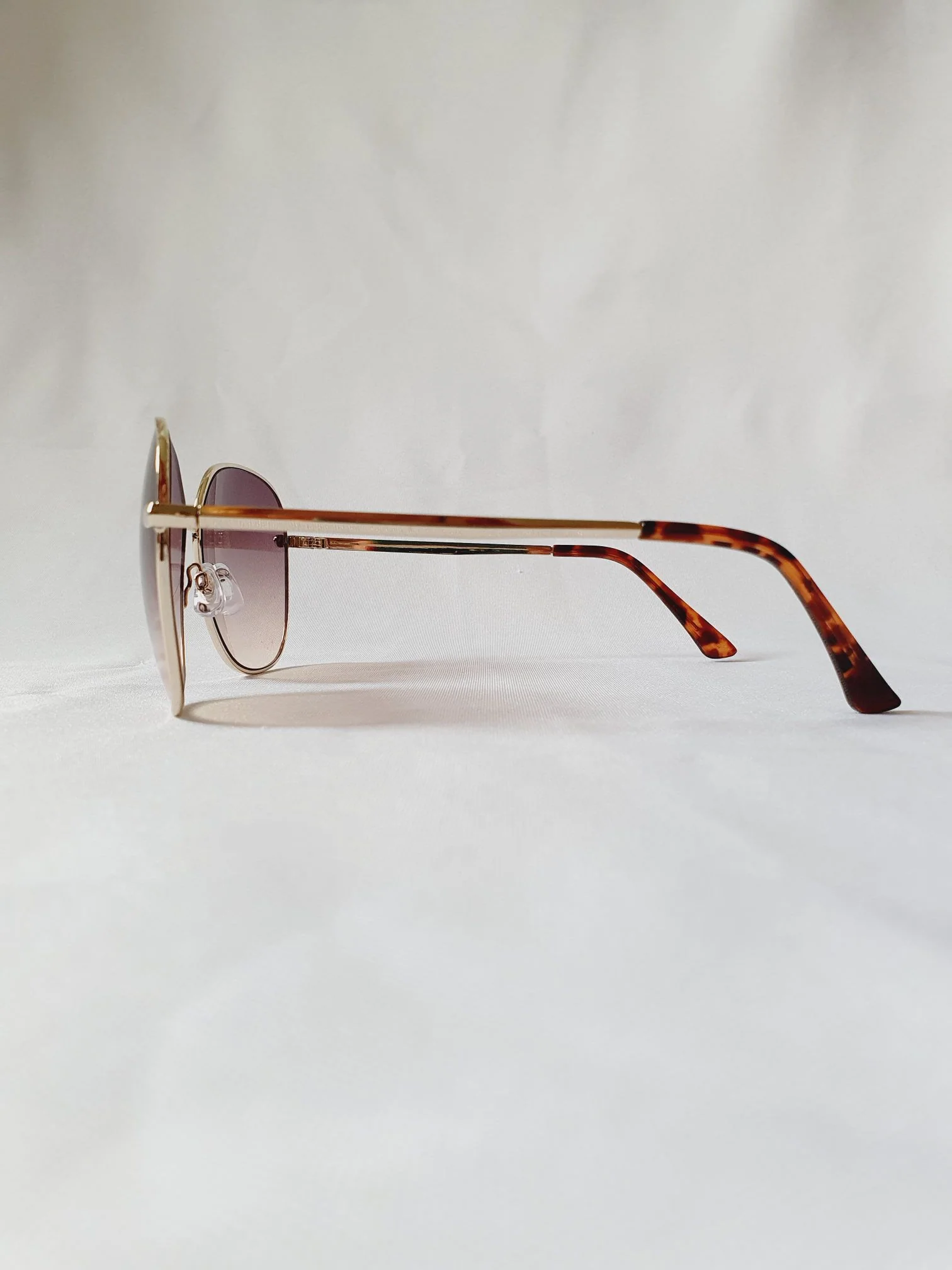 Vintage Sunglasses 21 - Image 4
