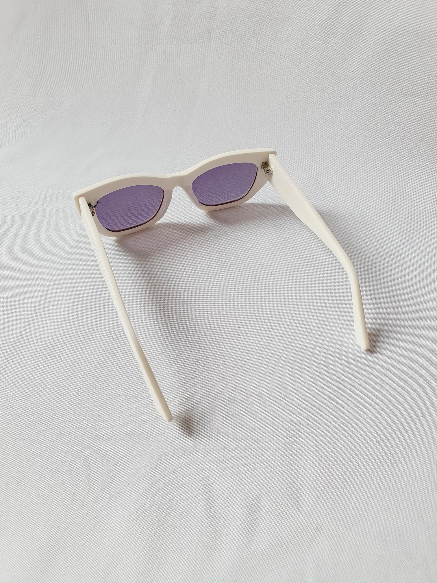 Vintage Sunglasses 23 - Image 4