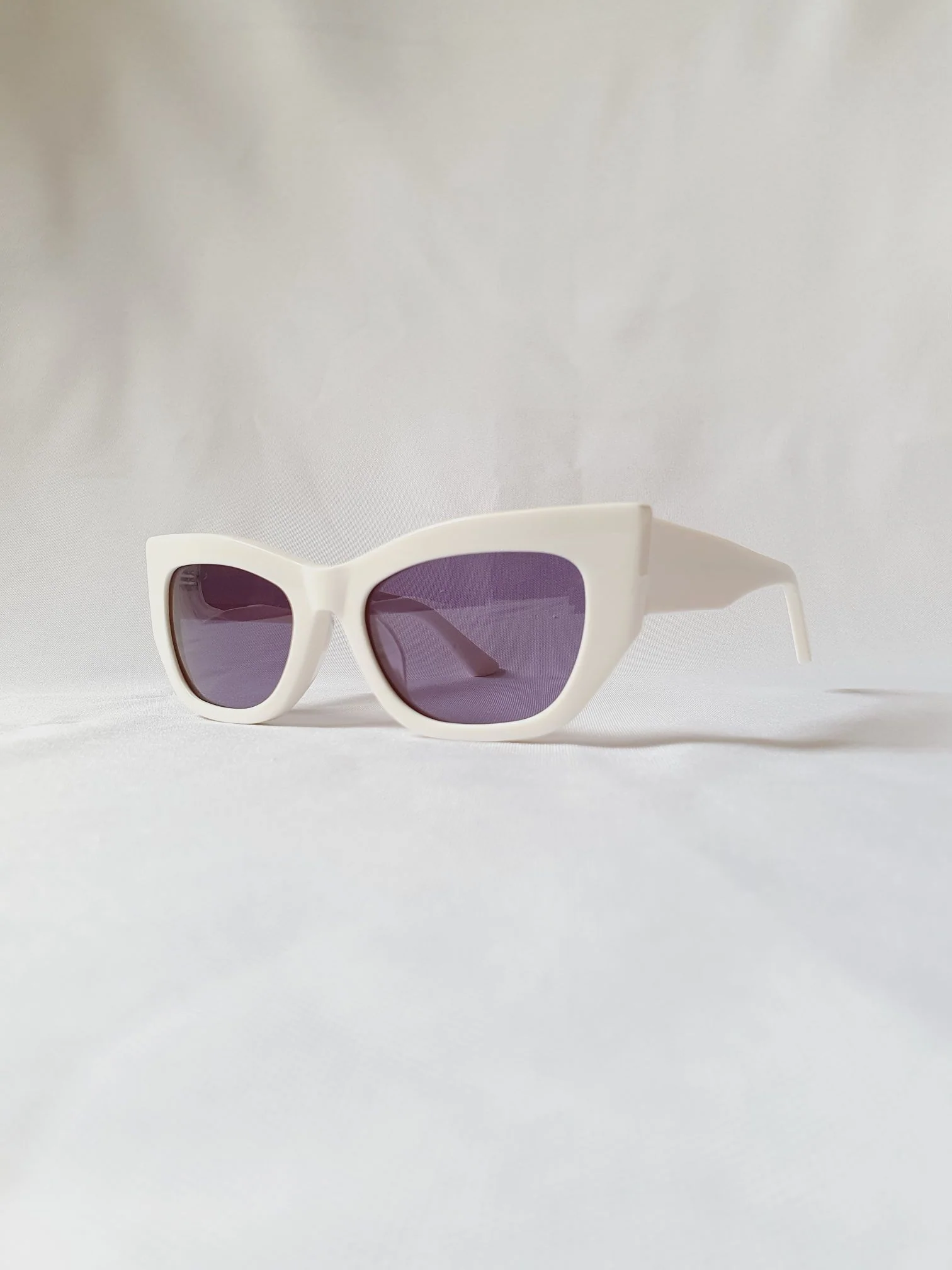 Vintage Sunglasses 23 - Image 5