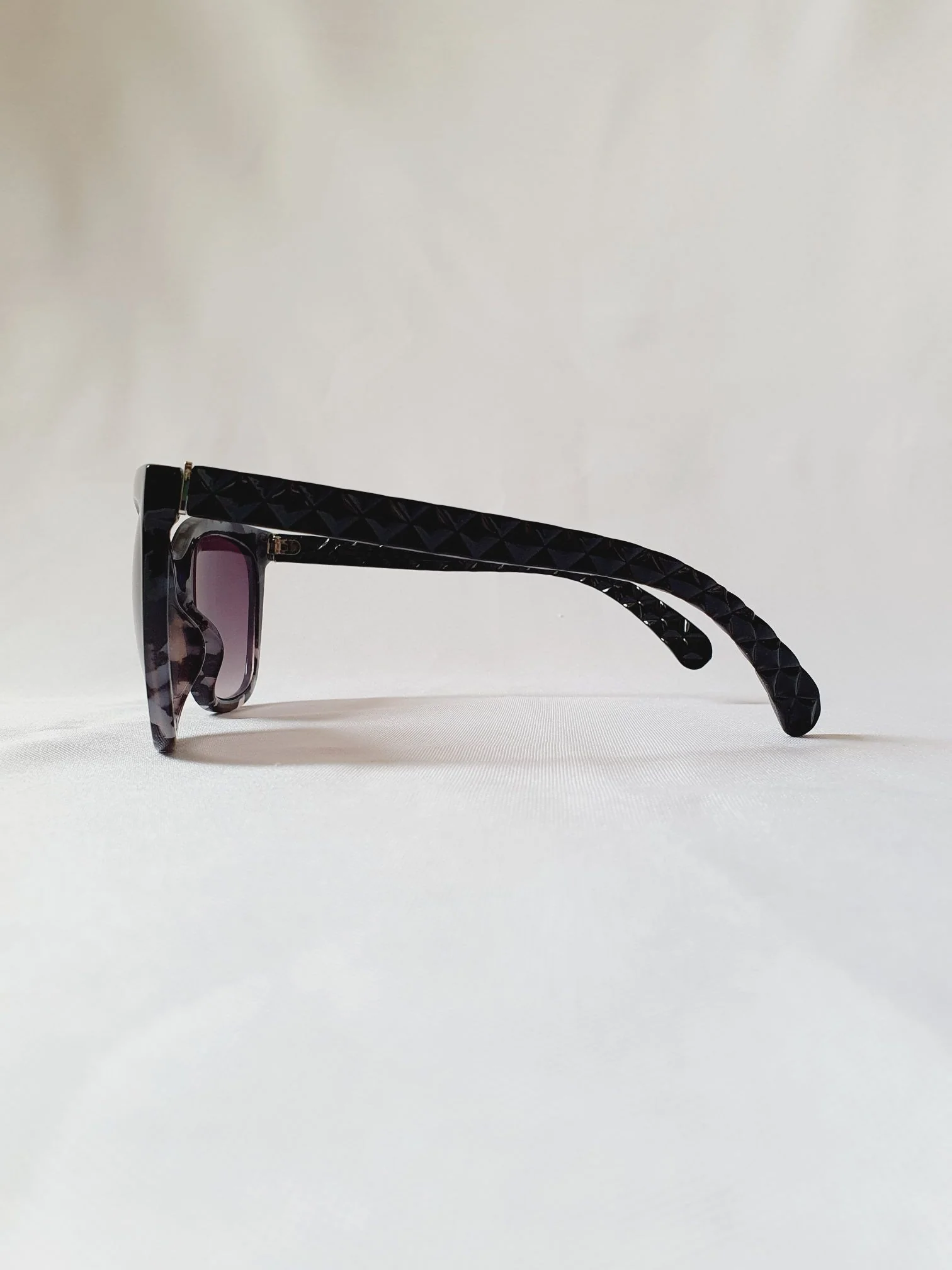 Vintage Sunglasses 27 - Image 5