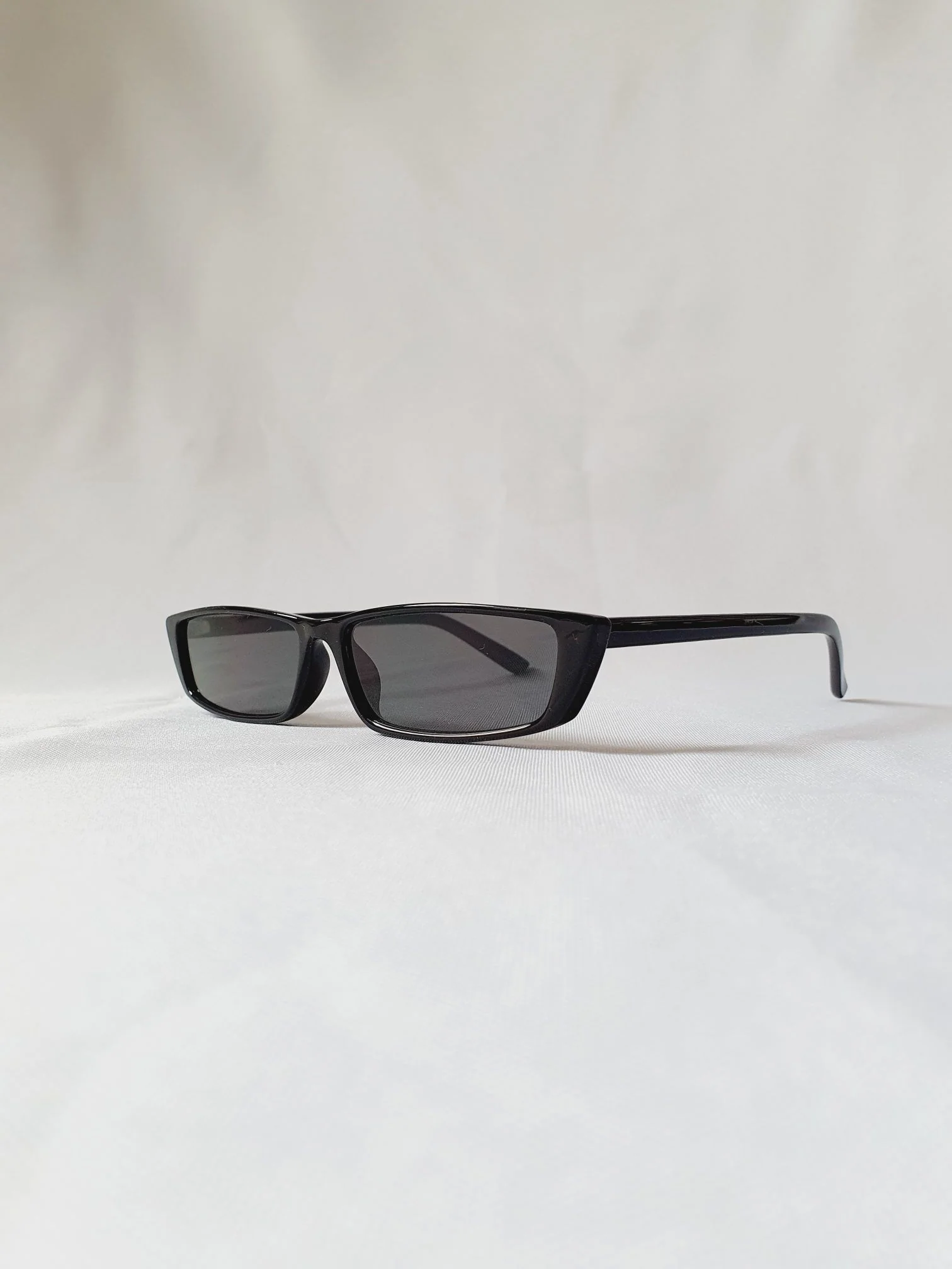 Vintage Sunglasses 28 - Image 4