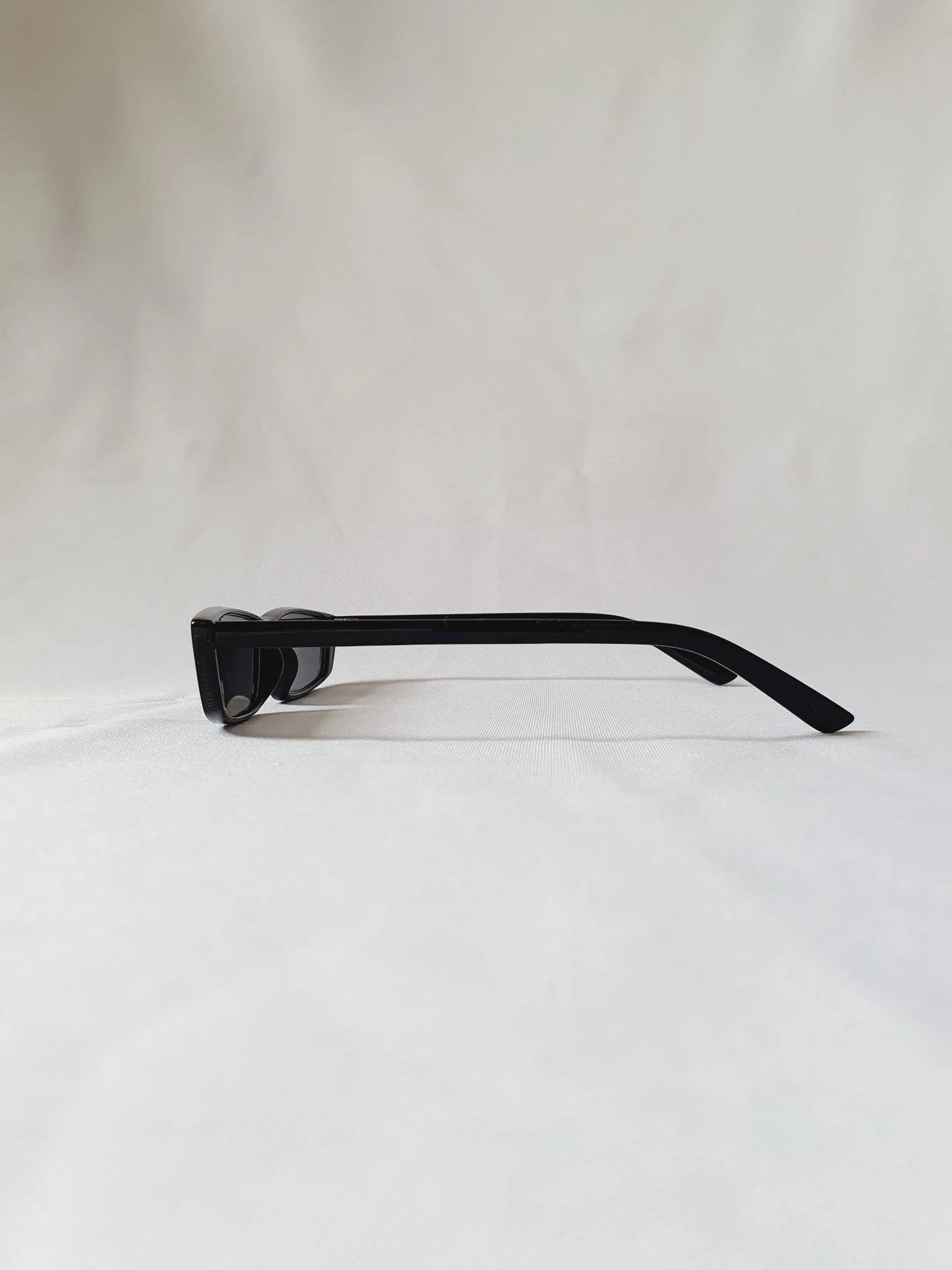 Vintage Sunglasses 28 - Image 5
