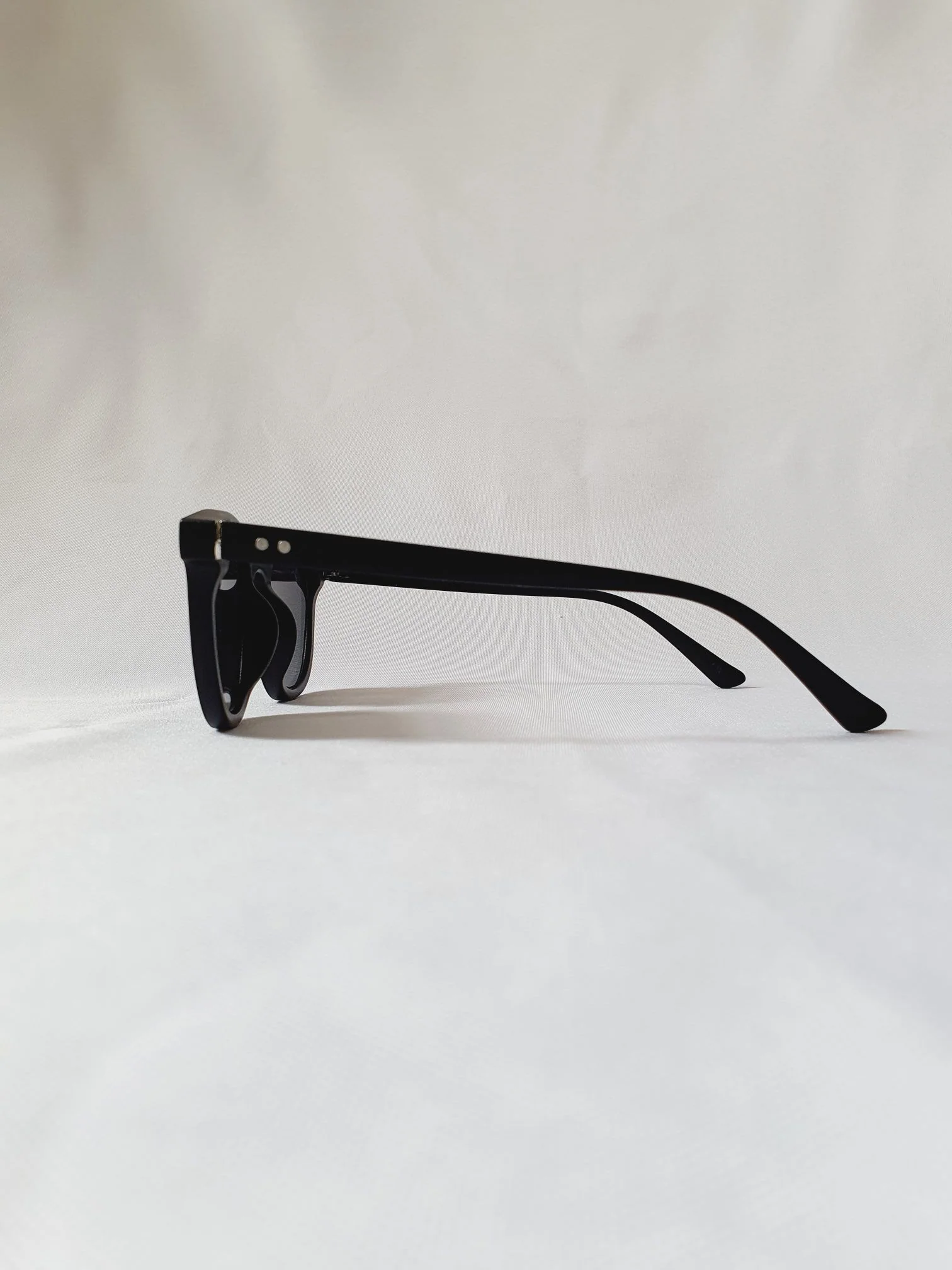 Vintage Sunglasses 30 - Image 5