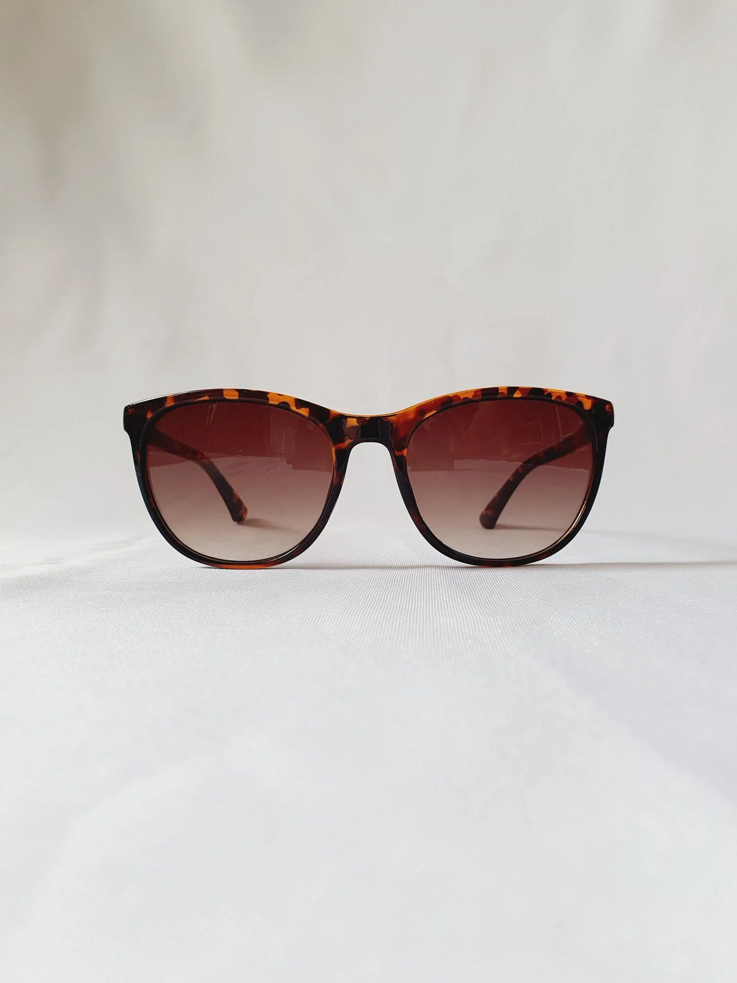 Vintage Sunglasses 31 - Image 3