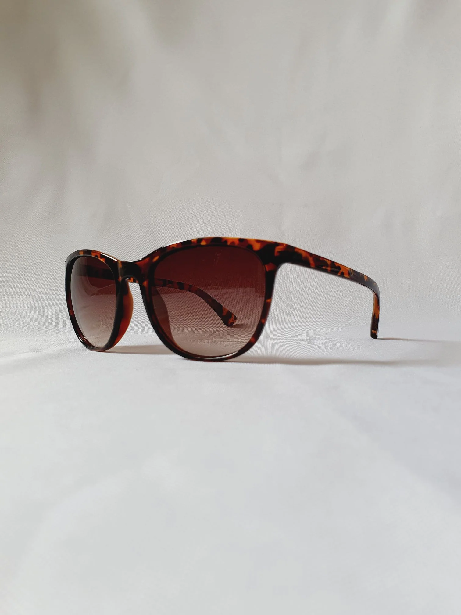 Vintage Sunglasses 31 - Image 4