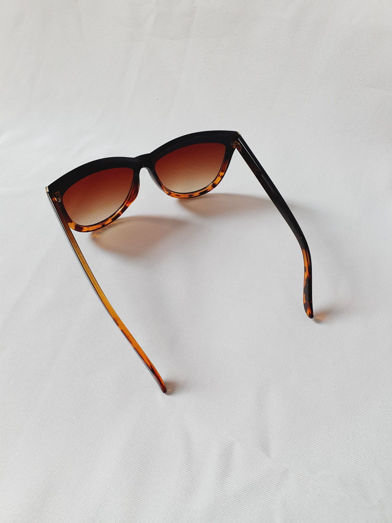 Vintage Sunglasses 32 - Image 6