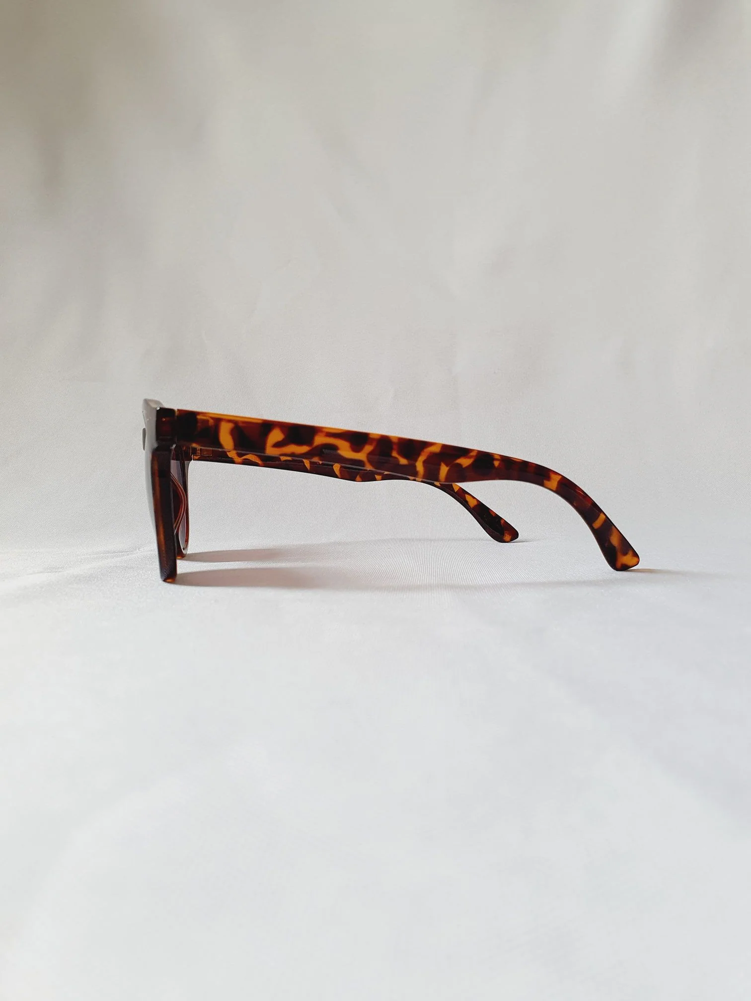 Vintage Sunglasses 37 - Image 5