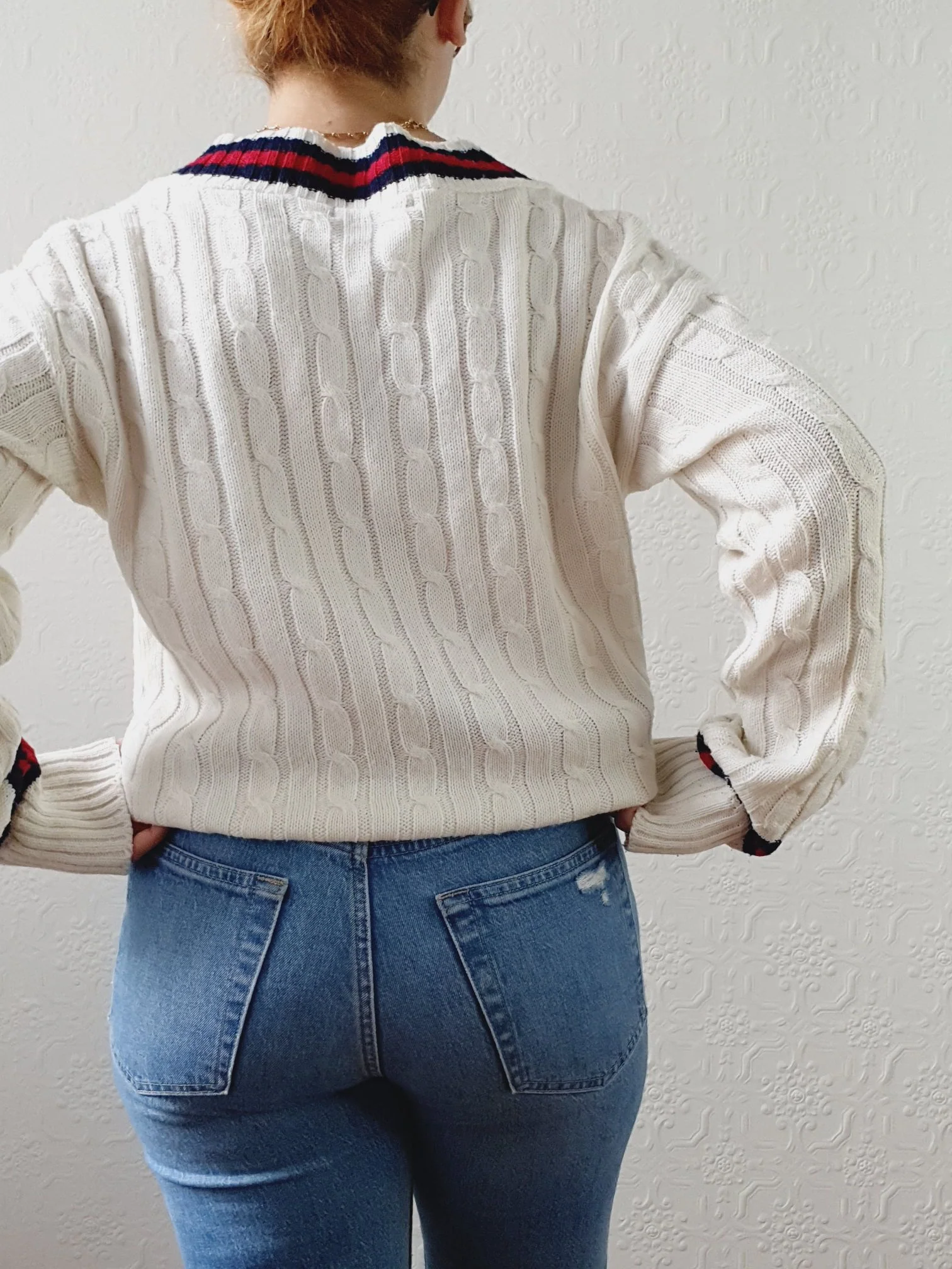 Vintage V-Neck Cable Knit Cream Jumper with Long Sleeves - M/L - Image 10
