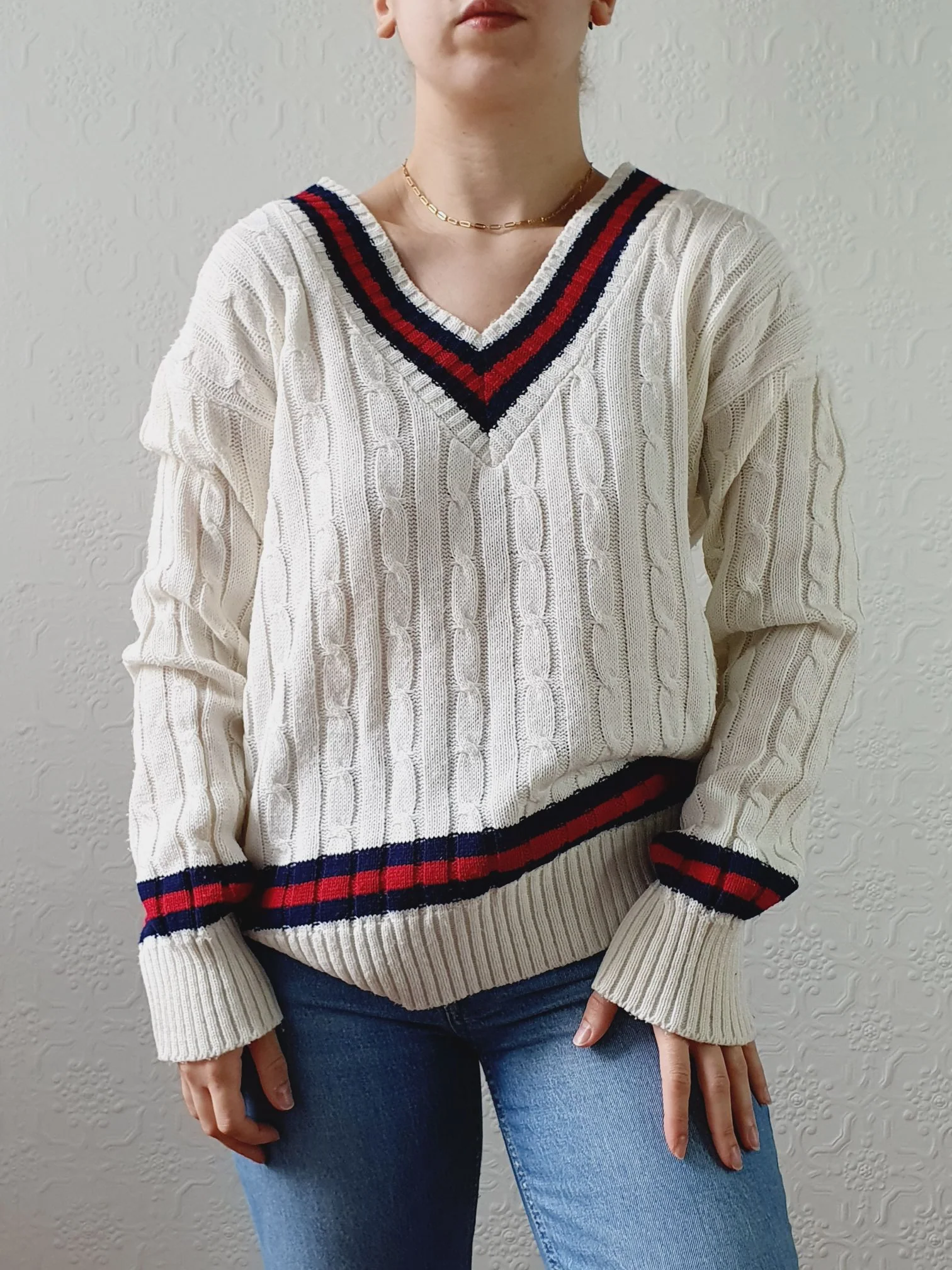 Vintage V-Neck Cable Knit Cream Jumper with Long Sleeves - M/L - Image 11