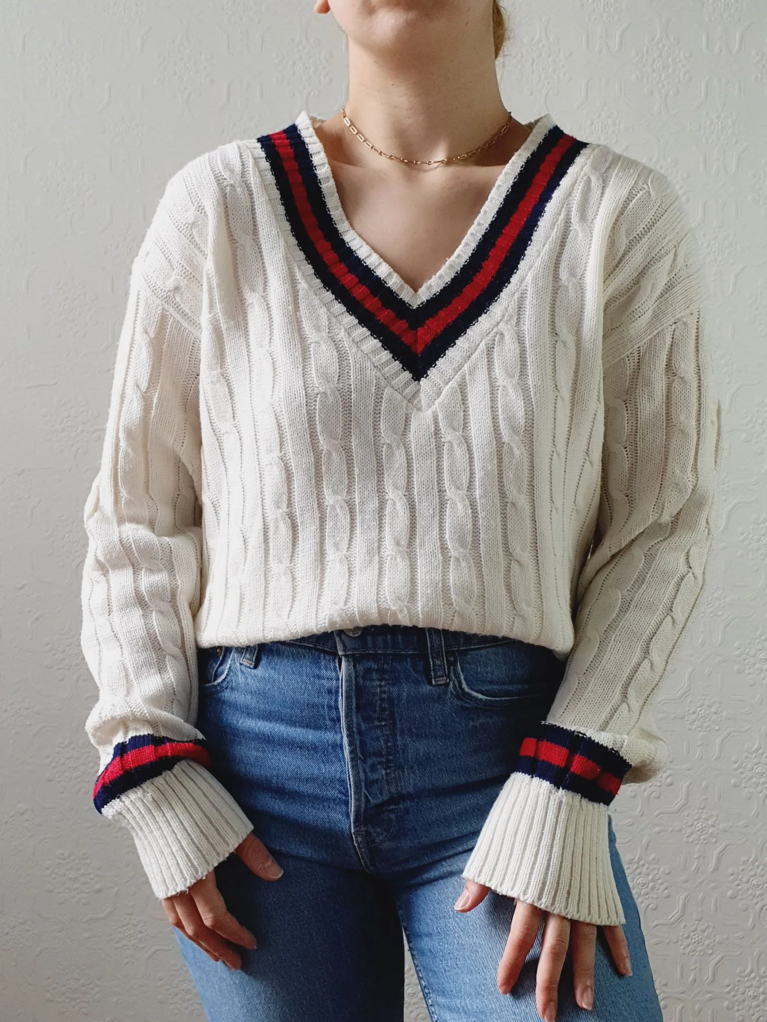 Vintage V-Neck Cable Knit Cream Jumper with Long Sleeves - M/L - Image 2