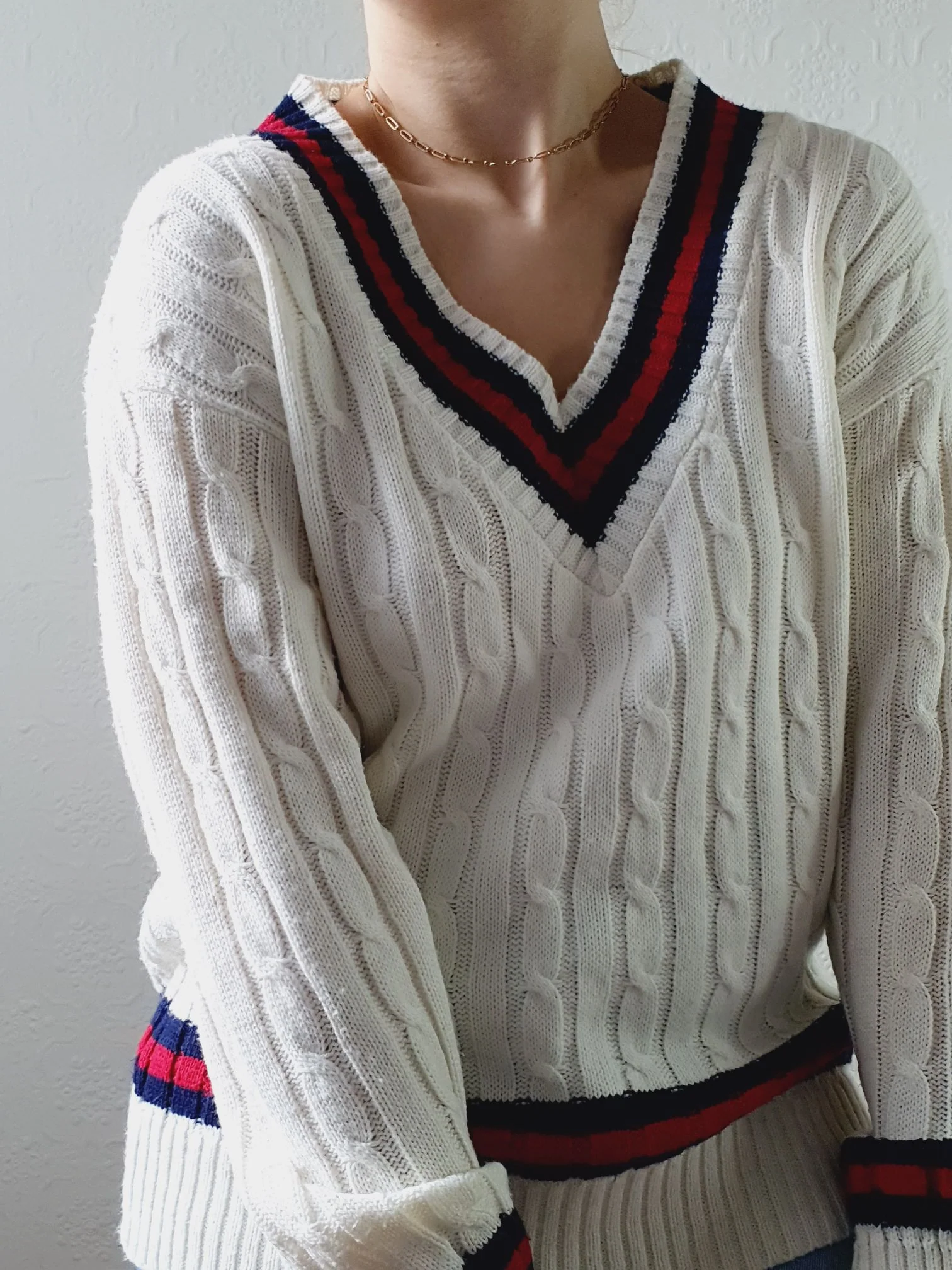 Vintage V-Neck Cable Knit Cream Jumper with Long Sleeves - M/L - Image 5