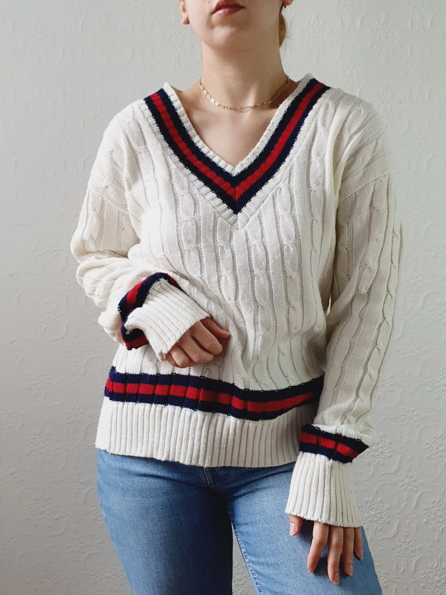 Vintage V-Neck Cable Knit Cream Jumper with Long Sleeves - M/L - Image 6