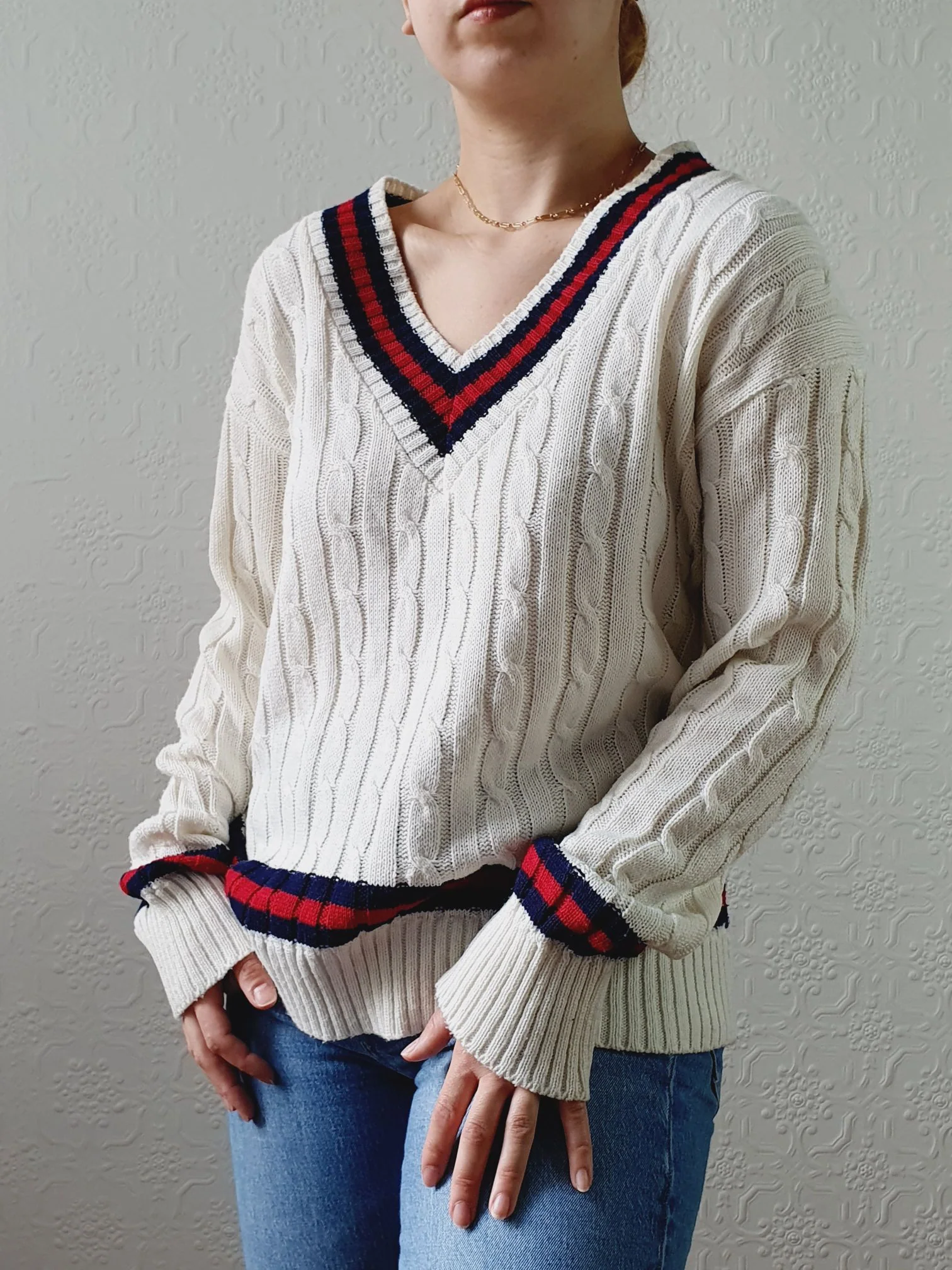Vintage V-Neck Cable Knit Cream Jumper with Long Sleeves - M/L - Image 7