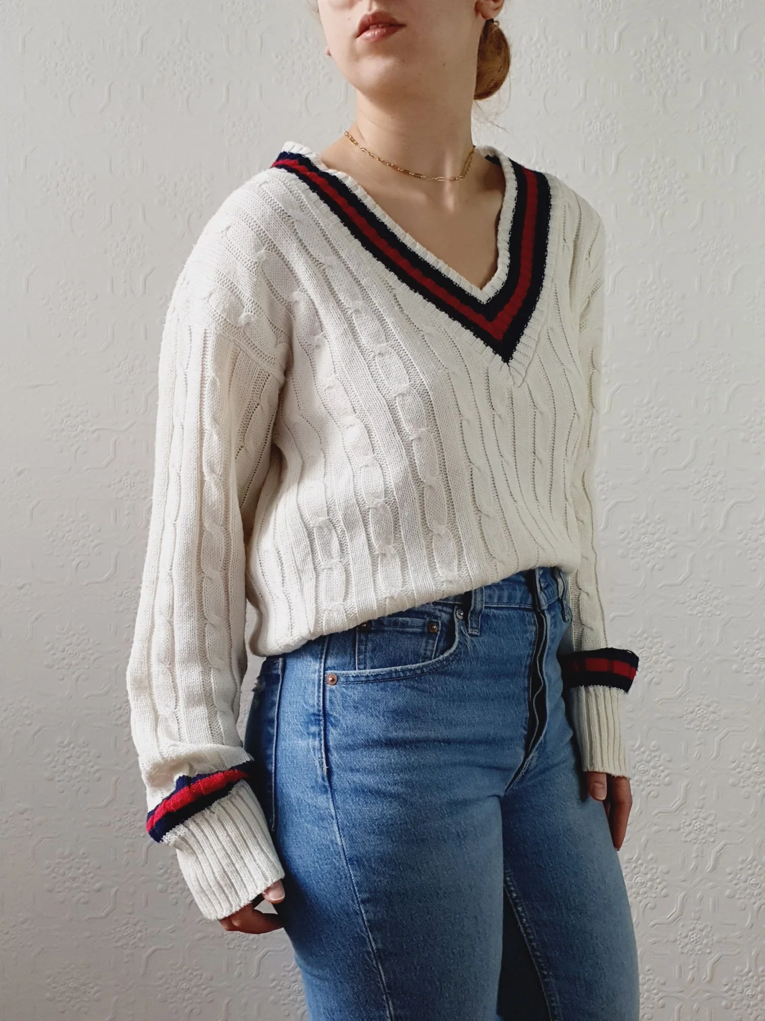 Vintage V-Neck Cable Knit Cream Jumper with Long Sleeves - M/L - Image 8