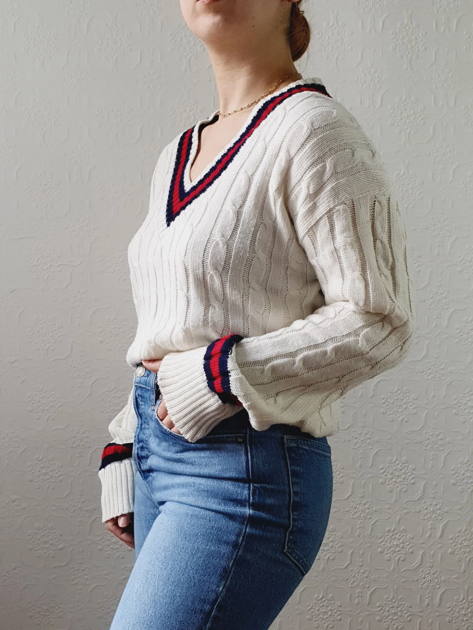 Vintage V-Neck Cable Knit Cream Jumper with Long Sleeves - M/L - Image 9