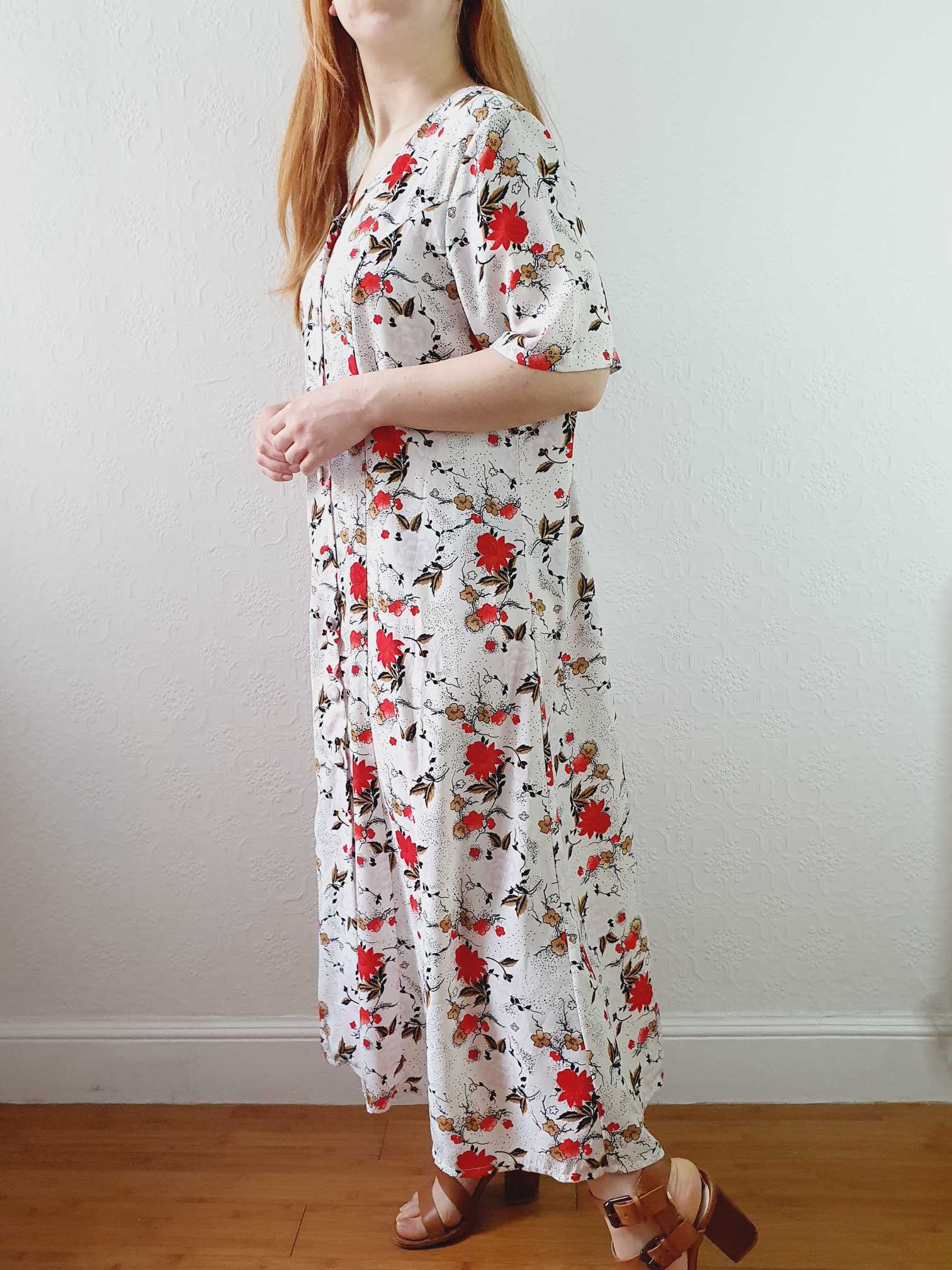 Vintage White and Red Floral Short Sleeve Dress  - XL - Image 5
