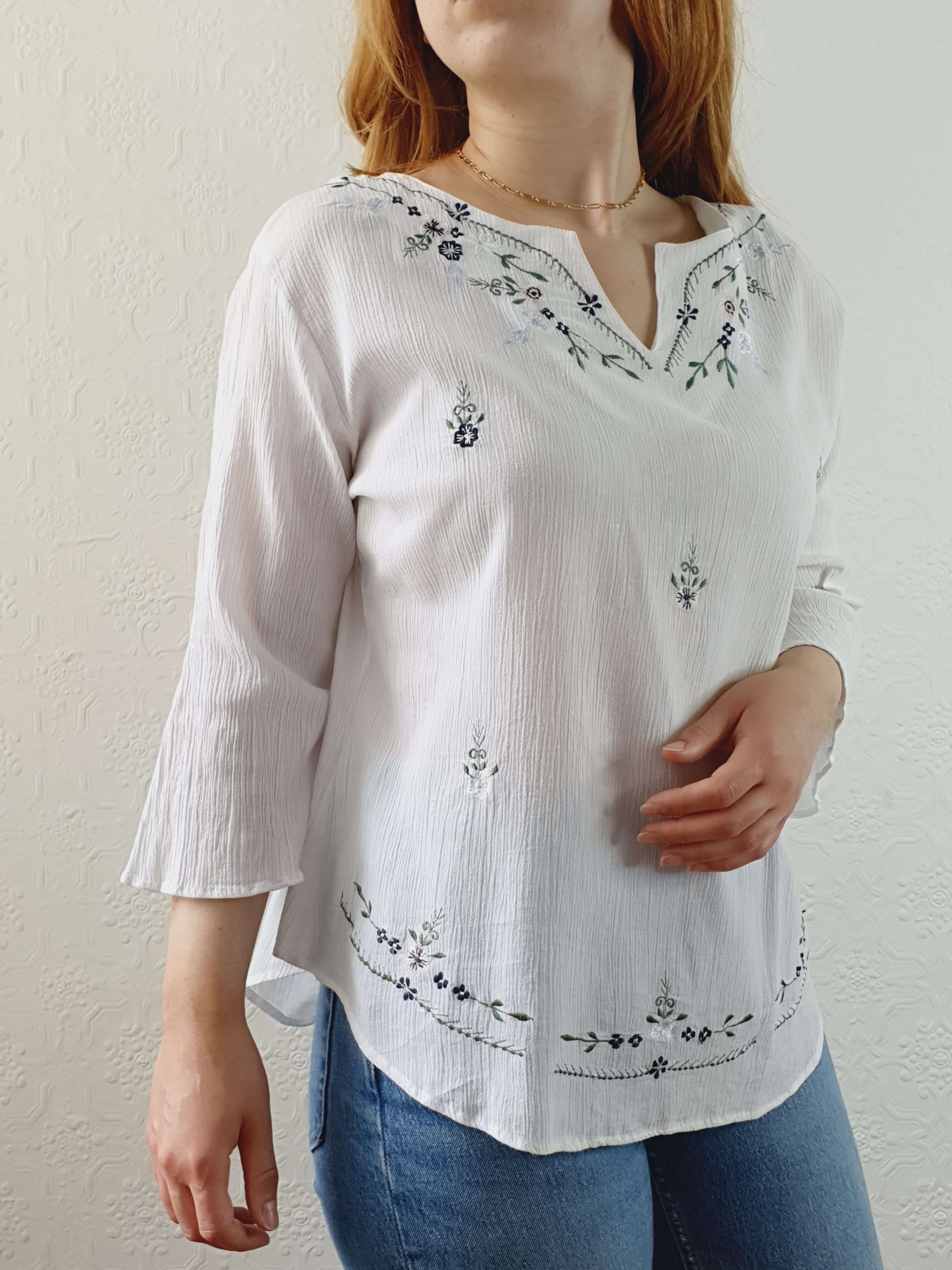 Vintage White Cotton Embroidered 3/4 Sleeve Blouse - M/L - Image 4